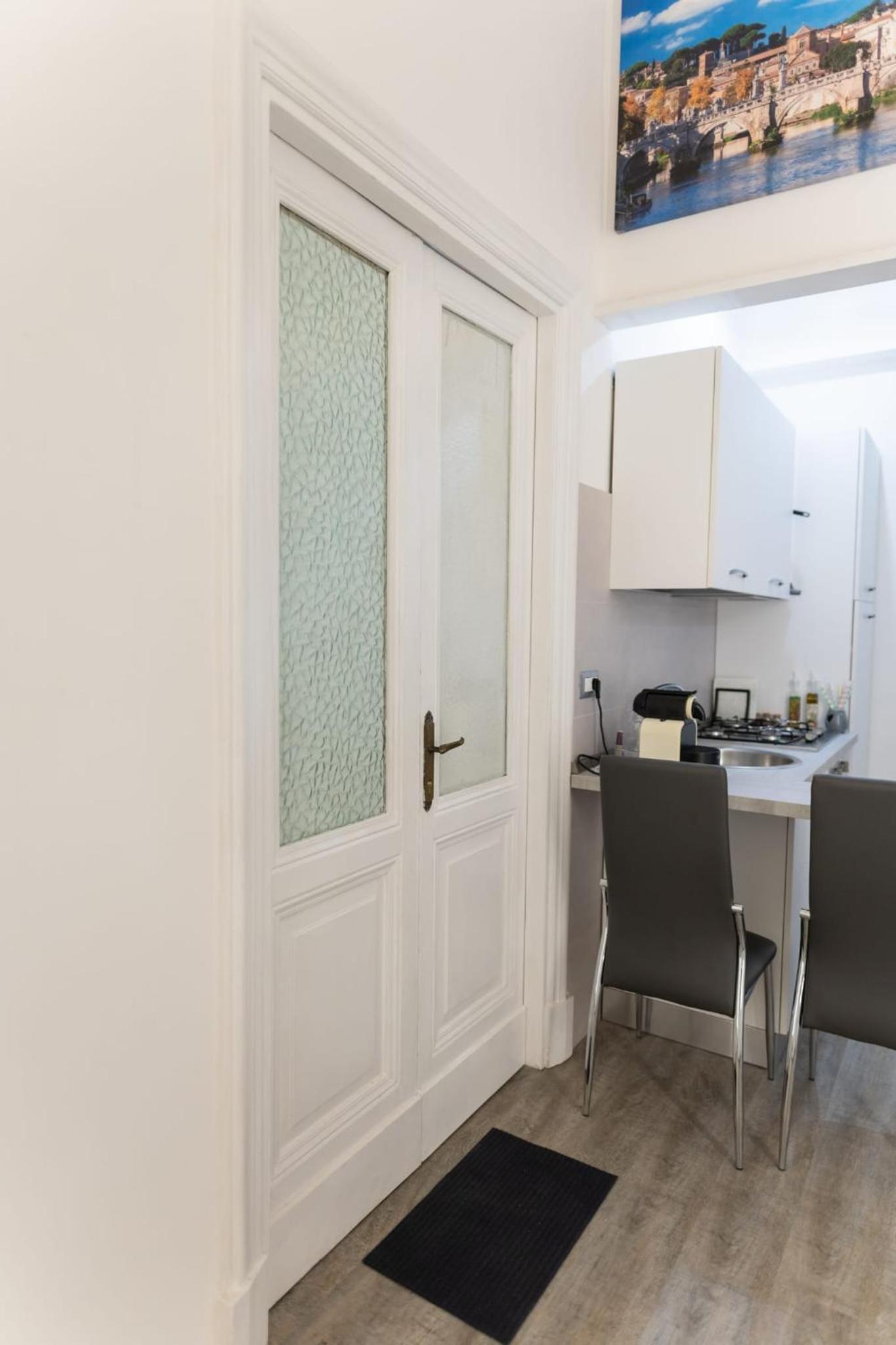Central Rome 2BR Walk to Vatican & Piazza Navona