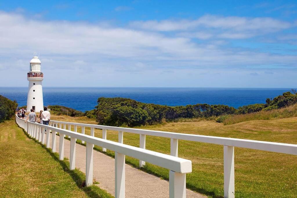 Watershack - Expansive ocean views, close to town