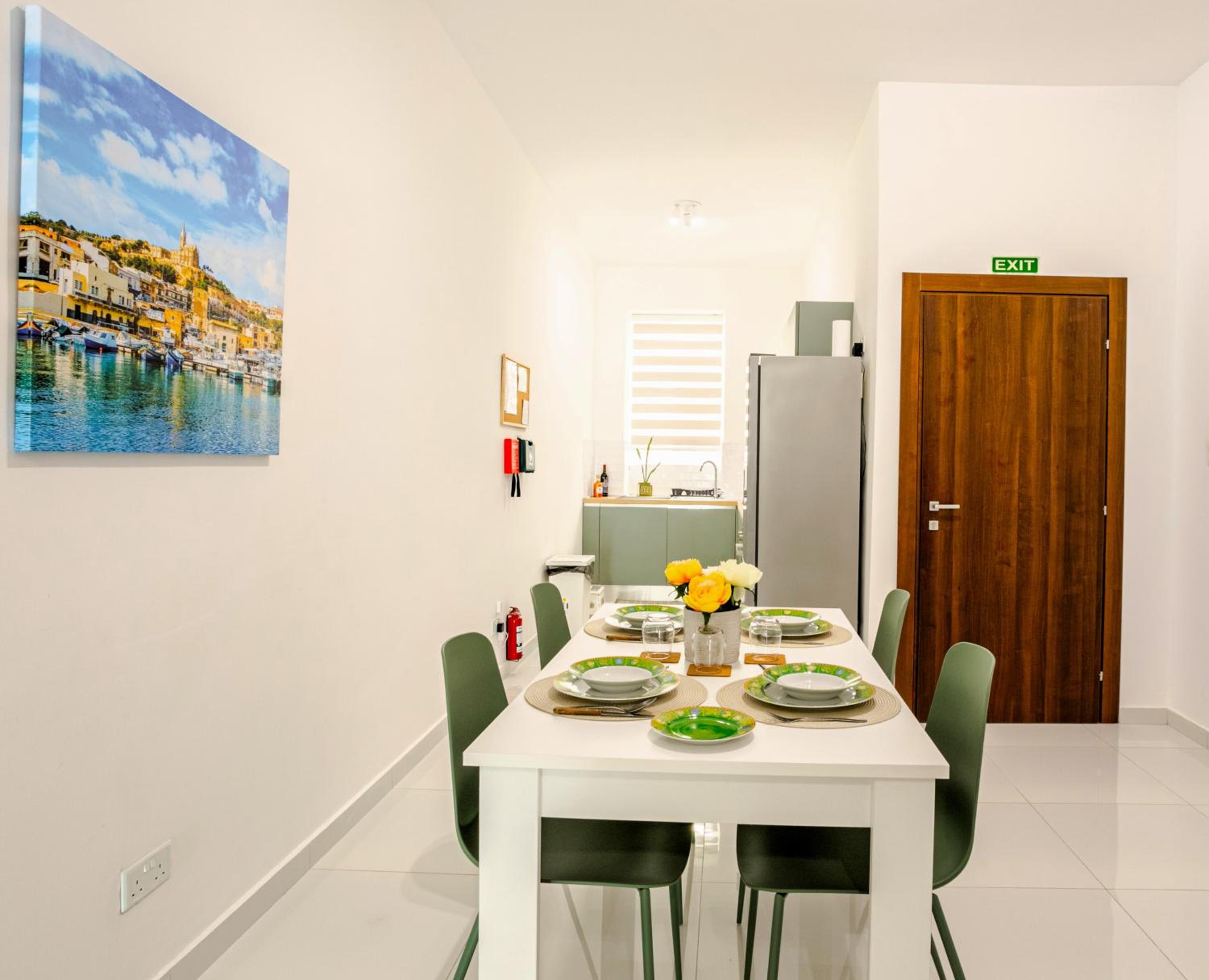Contemporary St Julians Comfort photo 5