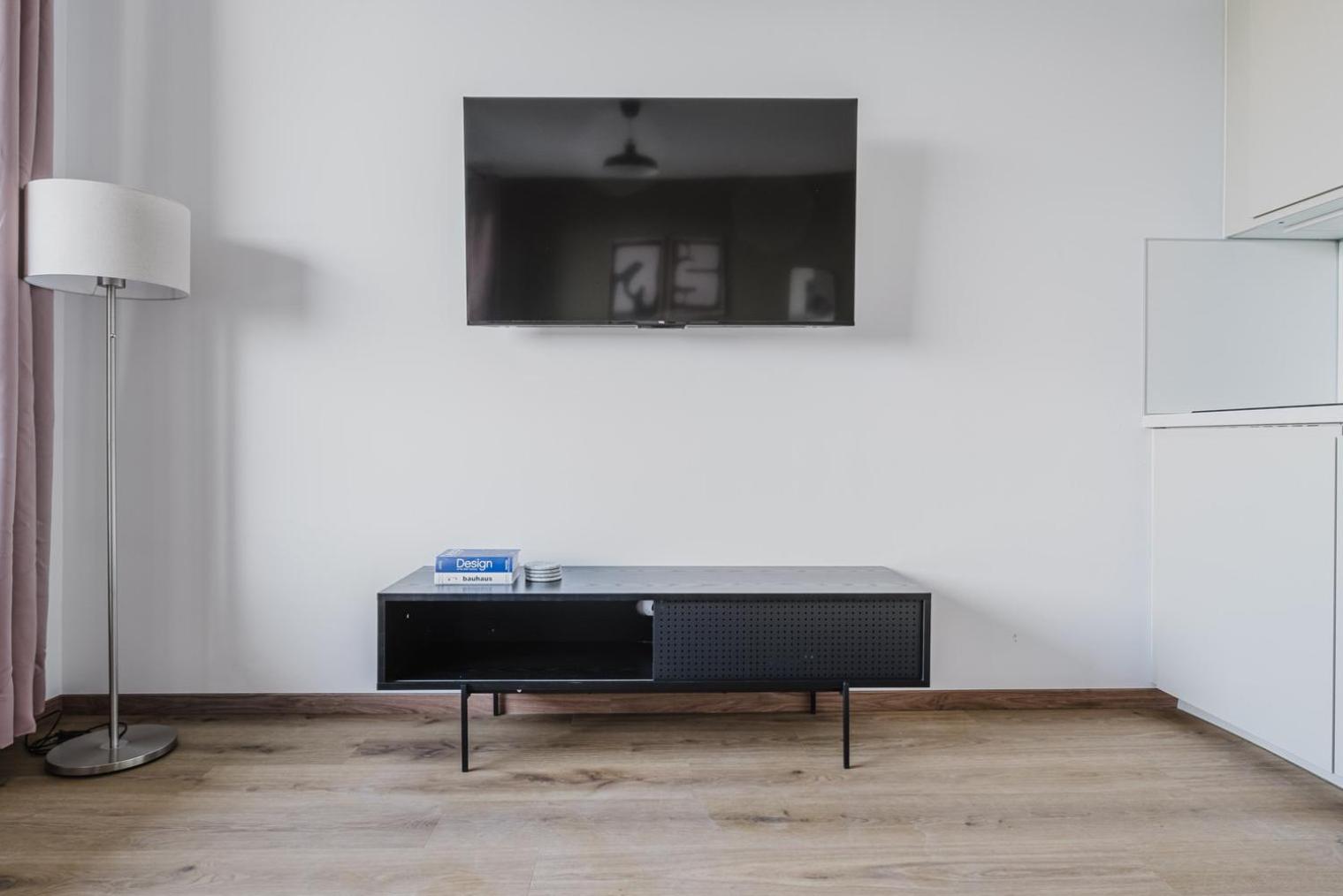 Blueground Žižkov New build student apt PRG-40