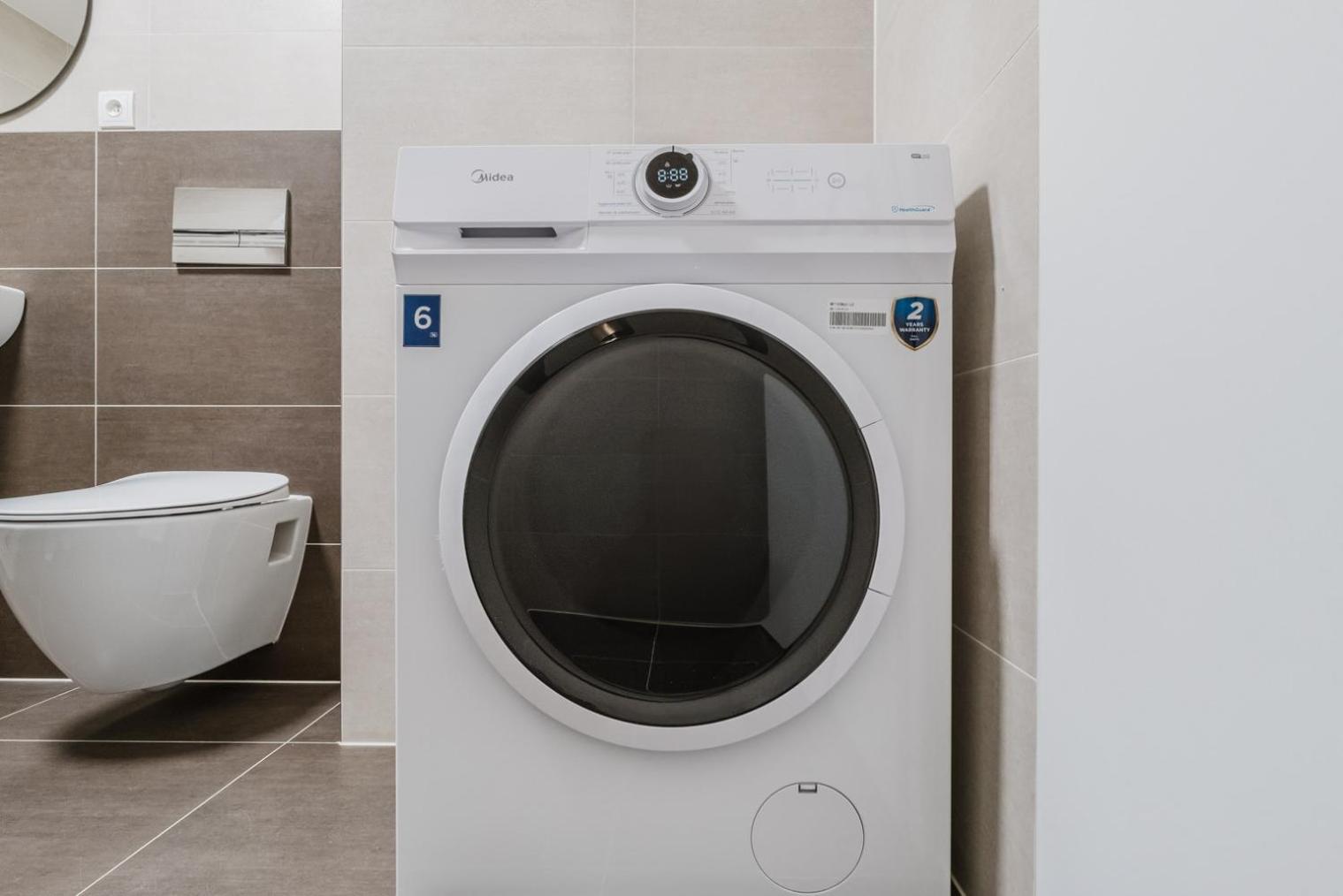 Blueground Žižkov New build student apt PRG-40