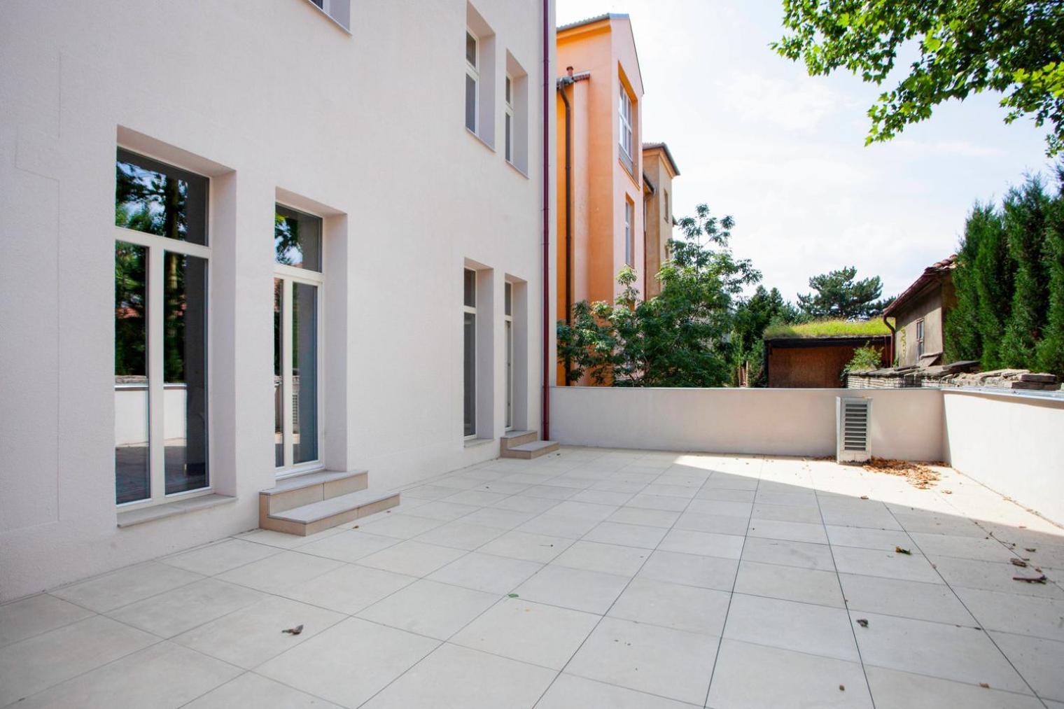 Blueground Vršovice private terrace equipped PRG-8
