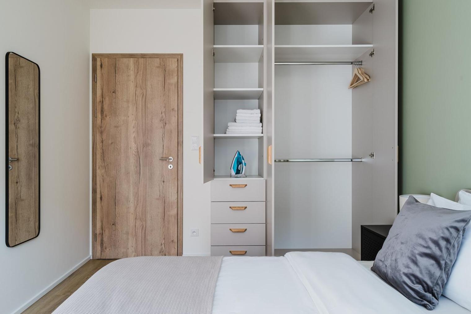 Blueground Prague 7 furnished close to offices PRG-27