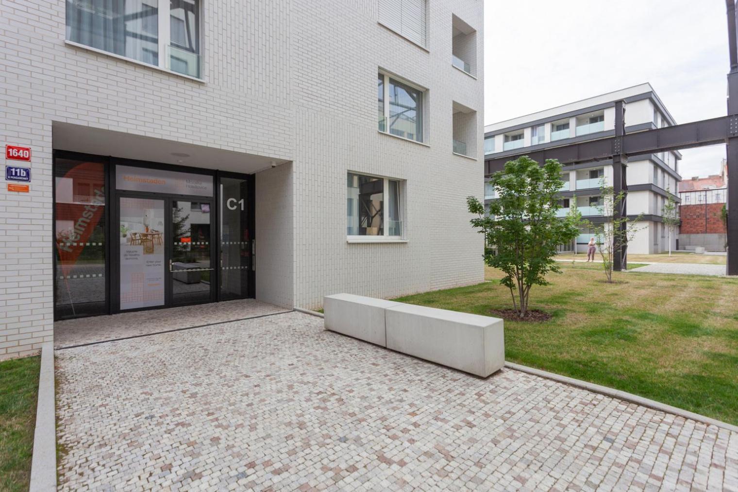 Blueground Prague 7 furnished close to offices PRG-27