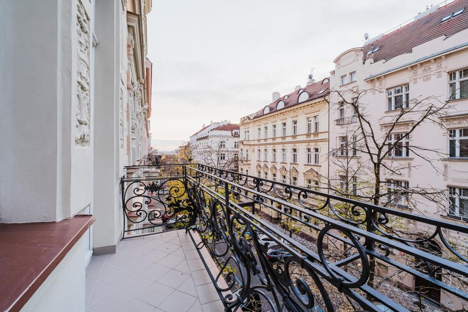 Blueground Vinohrady balcony luxury area PRG-32