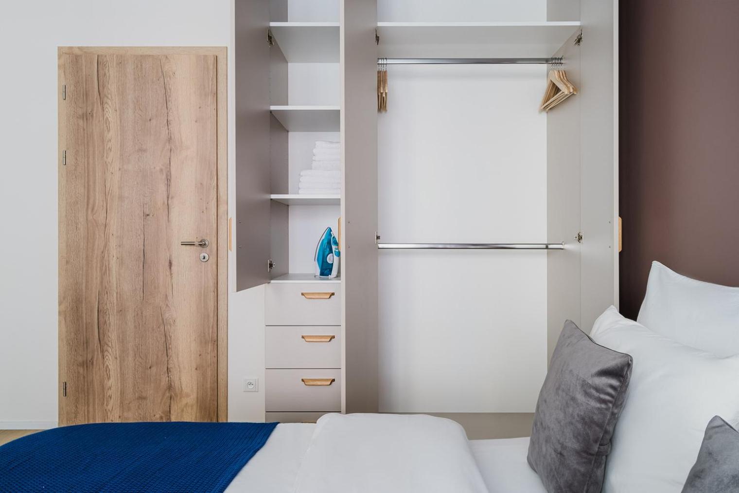 Blueground Prague 7 furnished close to offices PRG-29