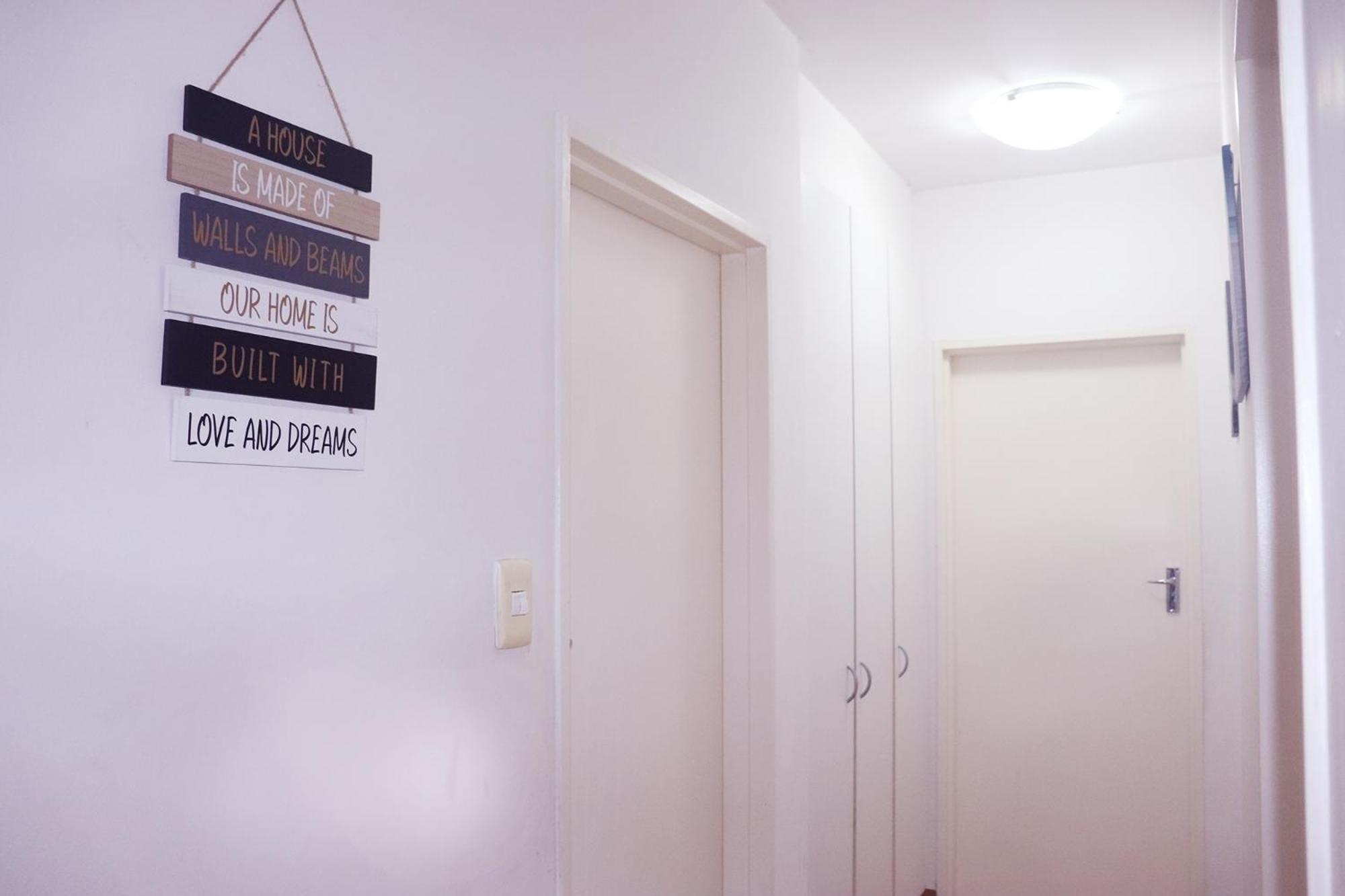 Affordable Decent Private Room In a Shared Apartment with a Pool