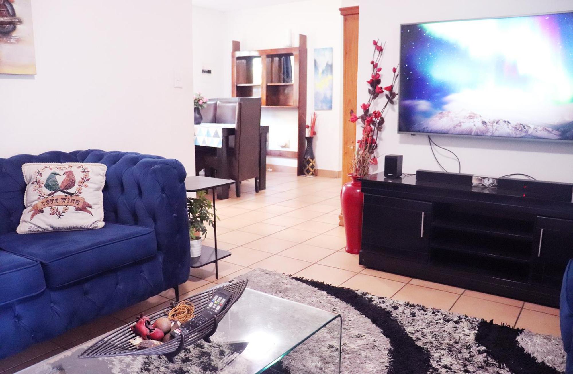 Affordable Decent Private Room In a Shared Apartment with a Pool
