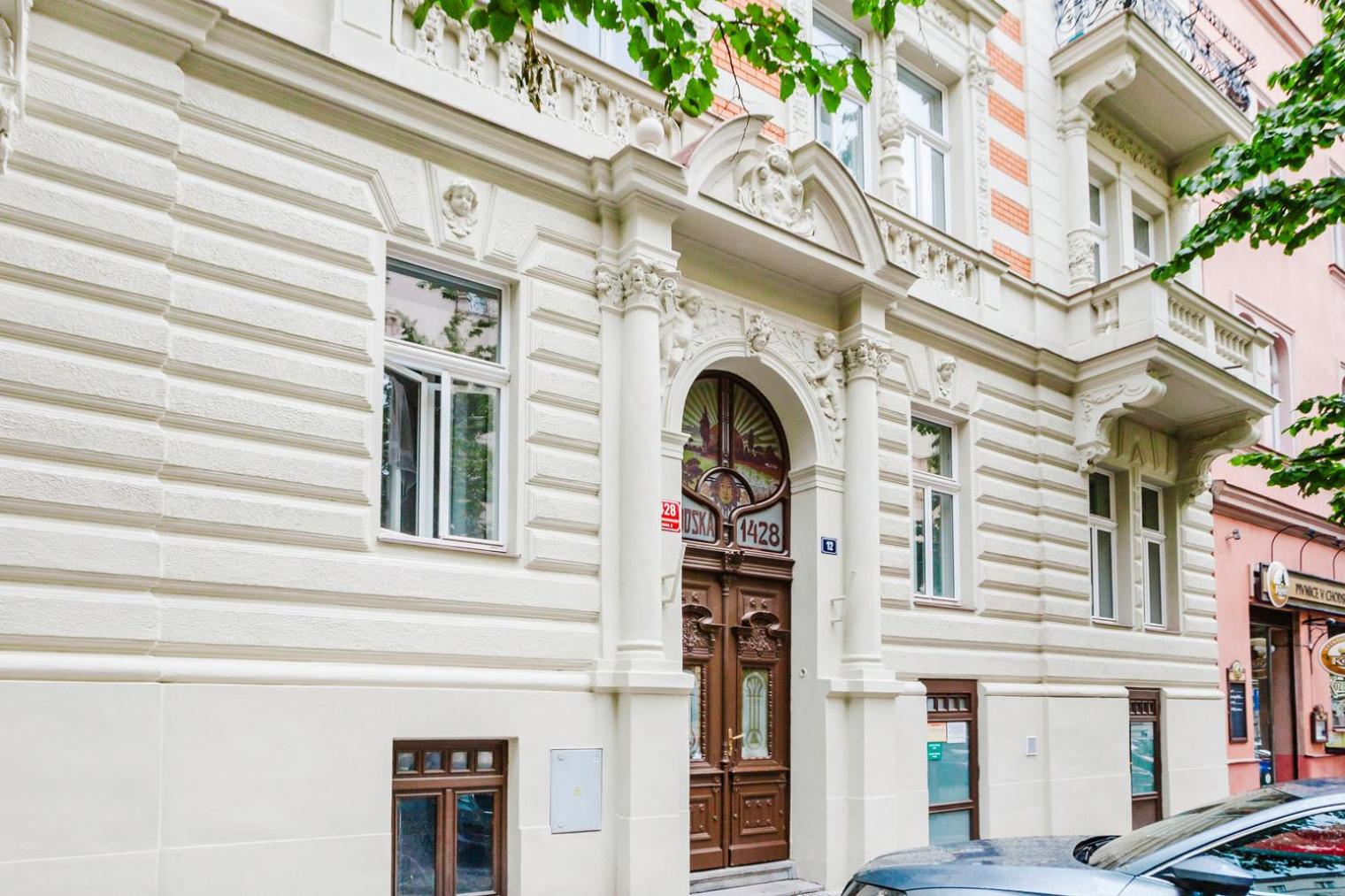 Blueground Prague 2 renovated Náměstí Míru PRG-33