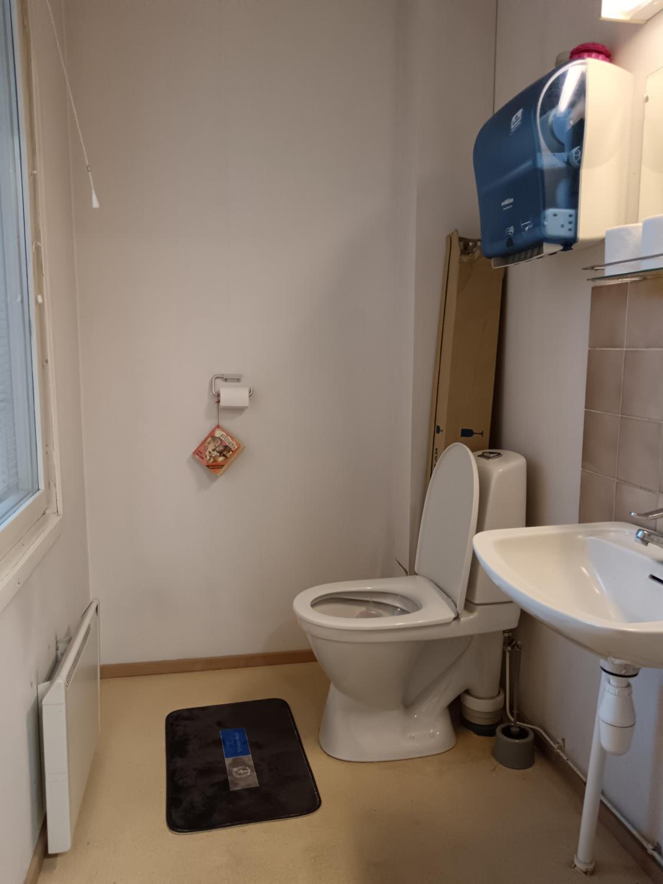 Toimistomajoitus E