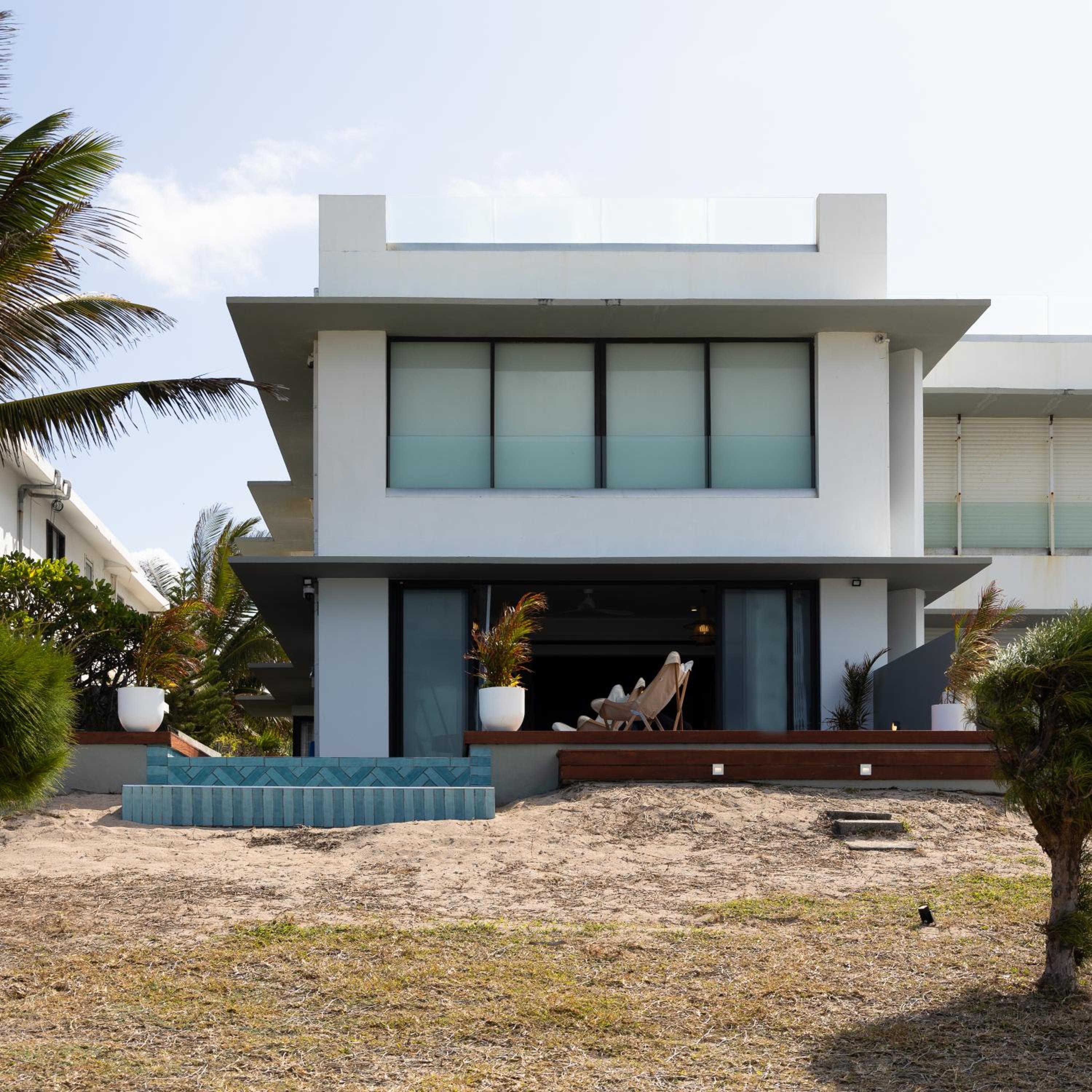 Beachfront Luxury Apartment- Poste La Fayette