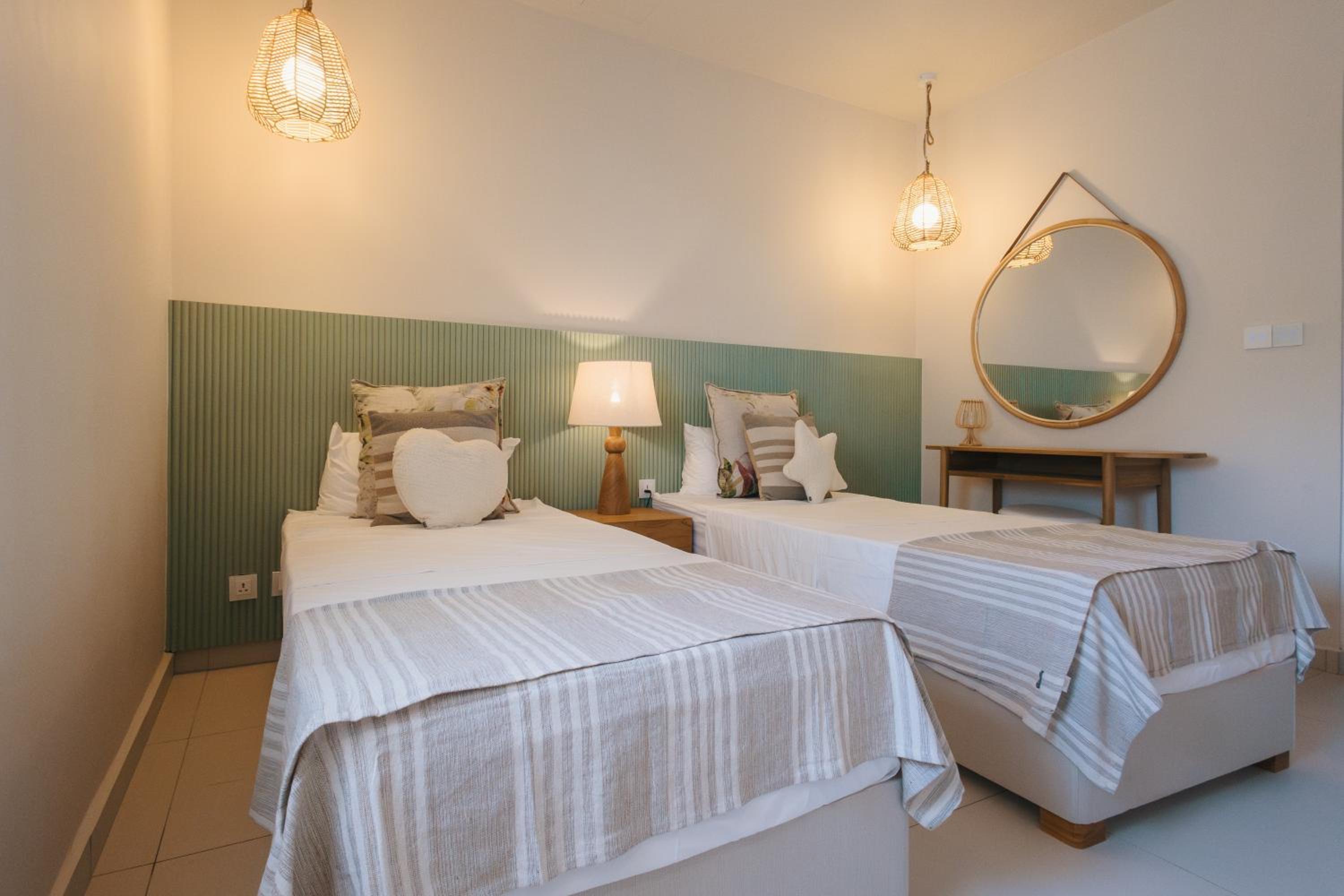 Beachfront Luxury Apartment- Poste La Fayette