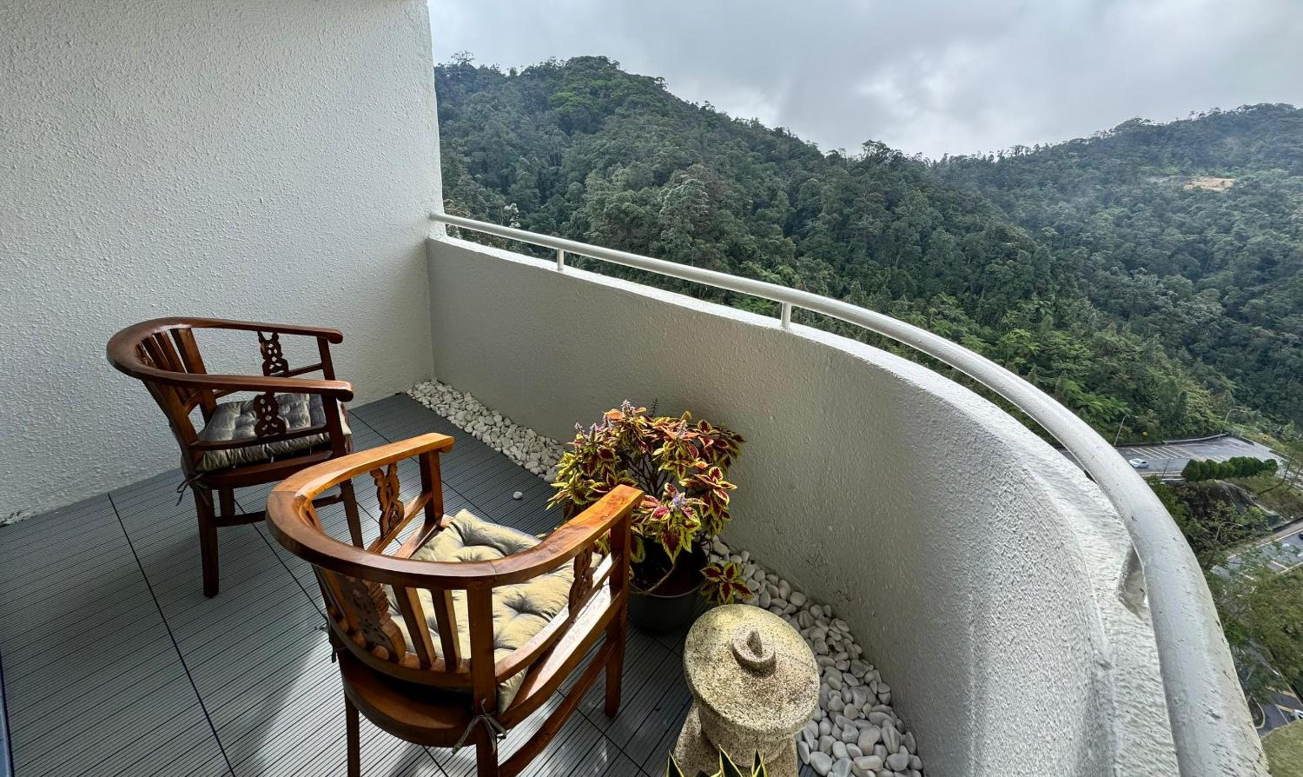 Awani Suite, 4-8pax, 2R2B, Mountain View, Golden Hills Resort, Genting Highlands photo 2