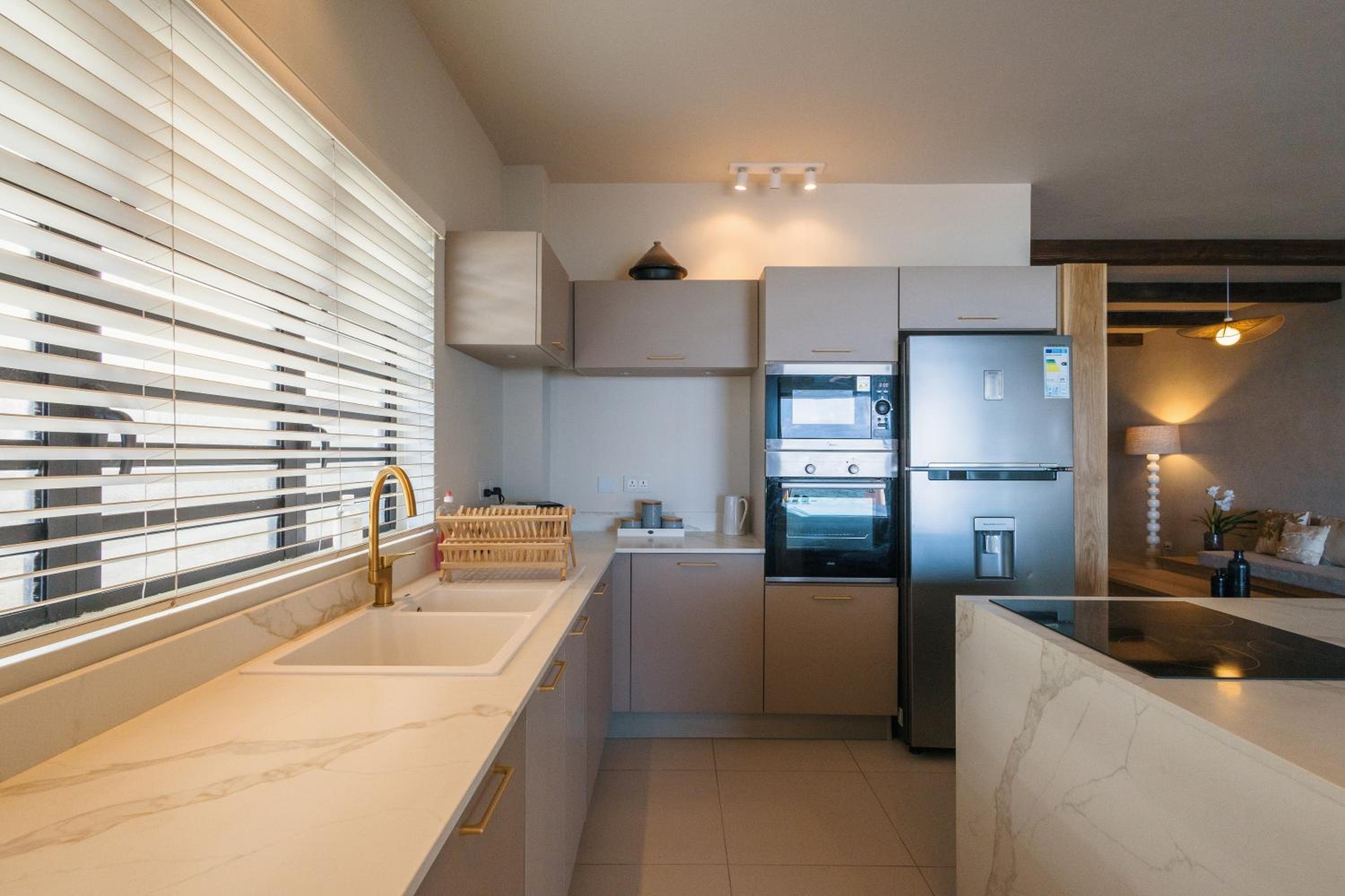 Beachfront Luxury Apartment- Poste La Fayette