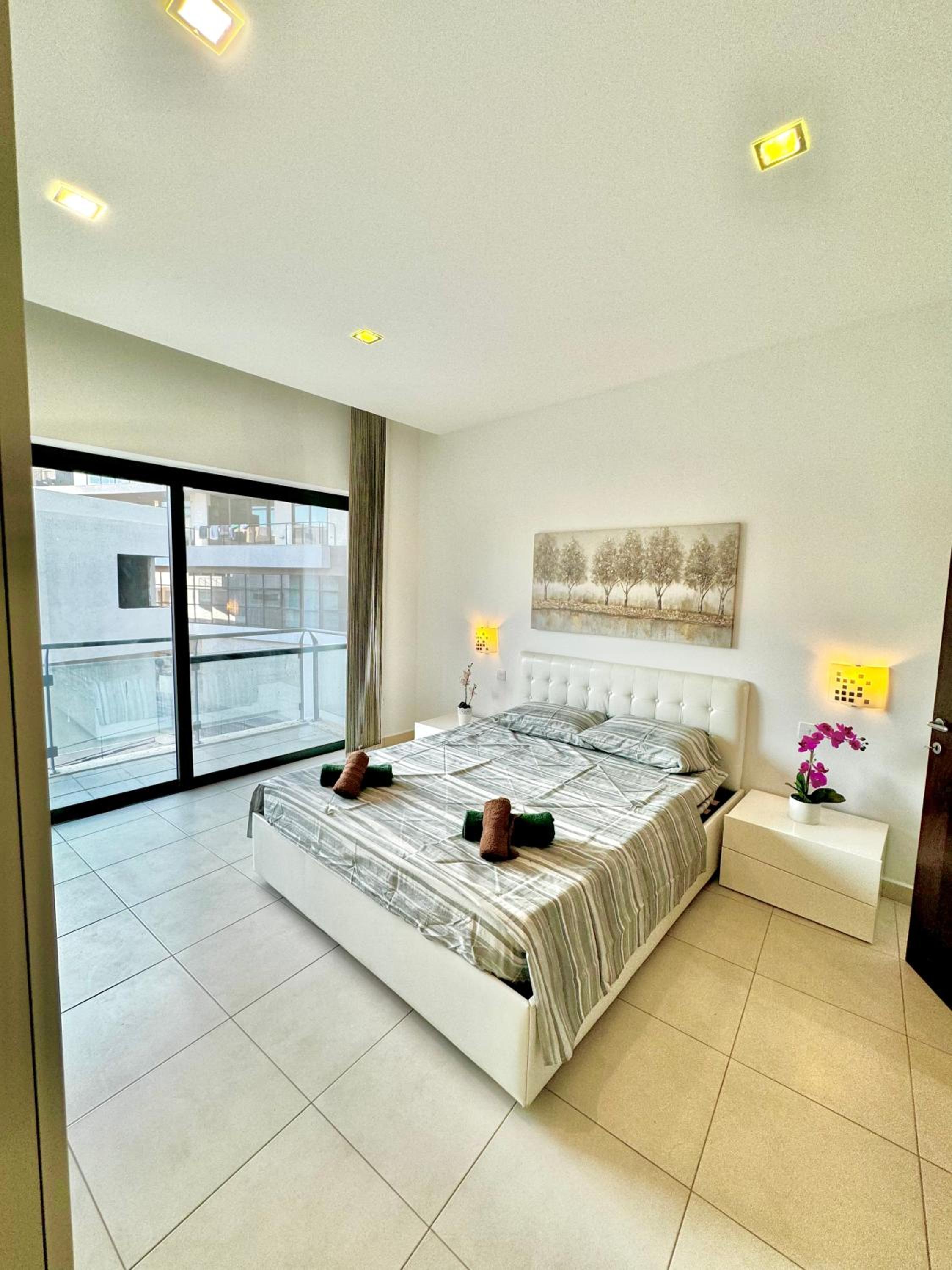 Pendergardens huge apartment photo 4