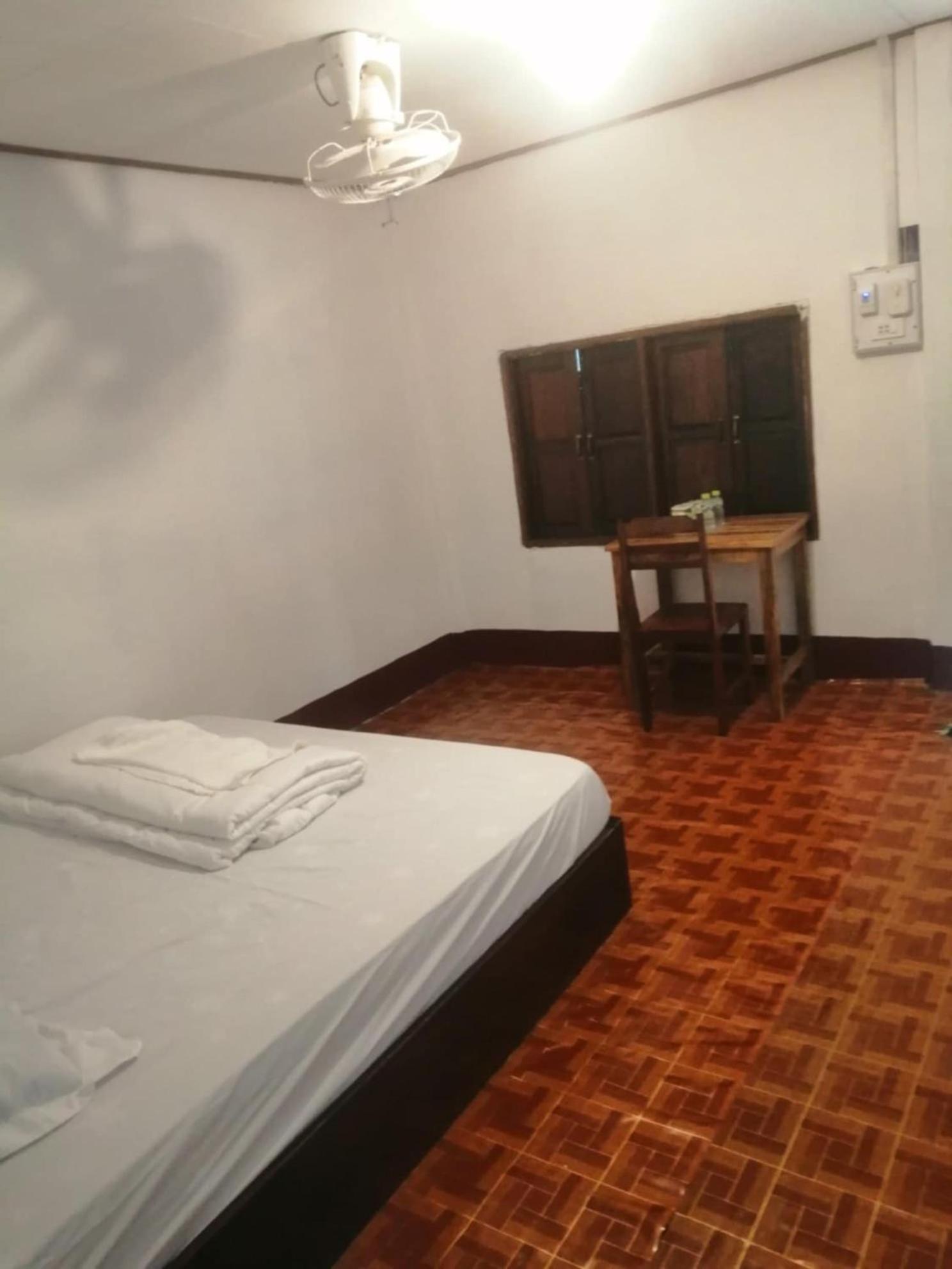 The View Nong Khiaw Guesthouse view 4
