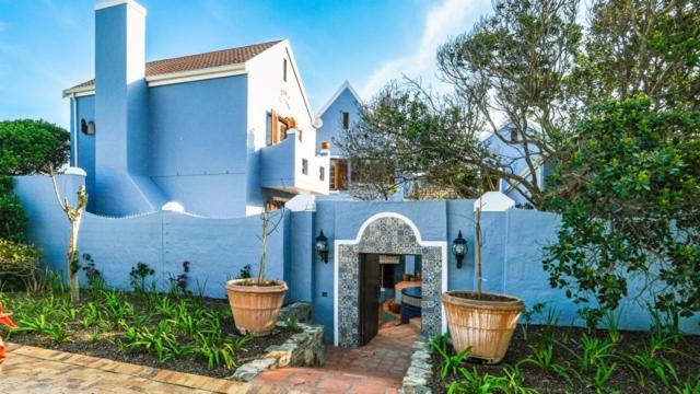 Milkwood Beach Apartment view 3