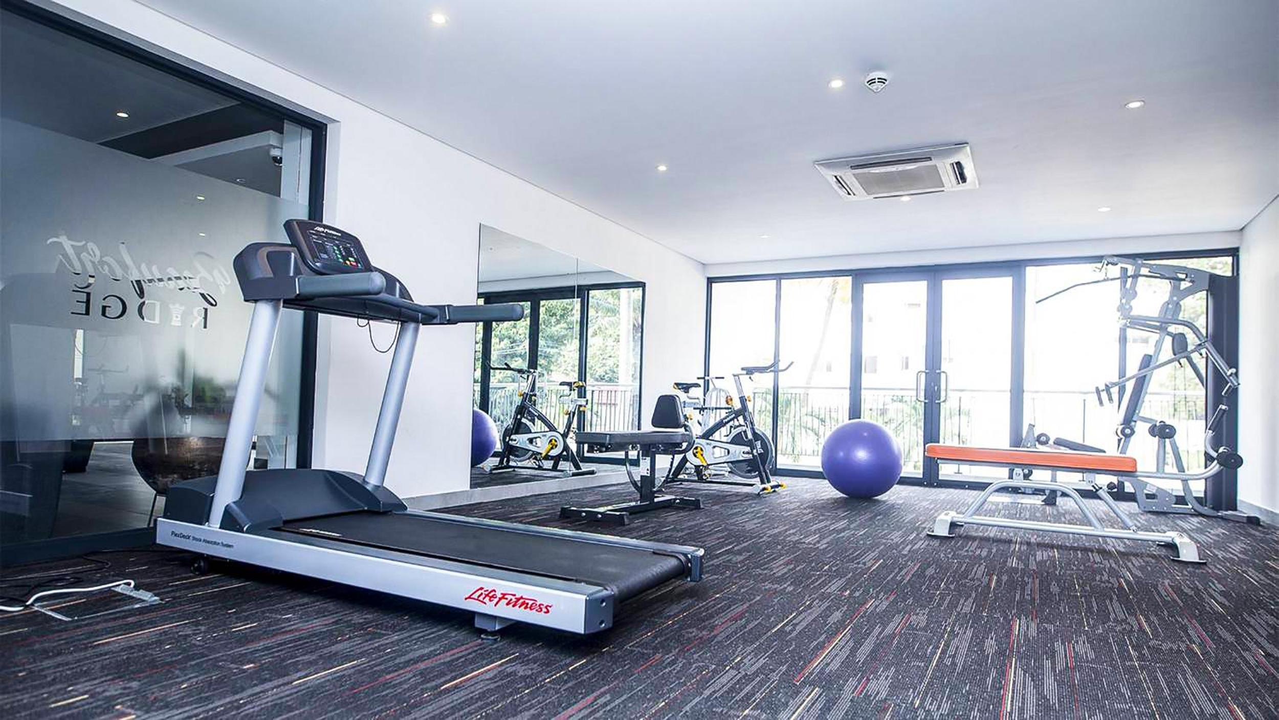 Beaufort Cozy Luxury Hideout with Restaurant, FREE Swimming pools & Gym, 10 mins from Airport, 24-7 Security Guards, Backup Power, Close to Tourist Attract view 3