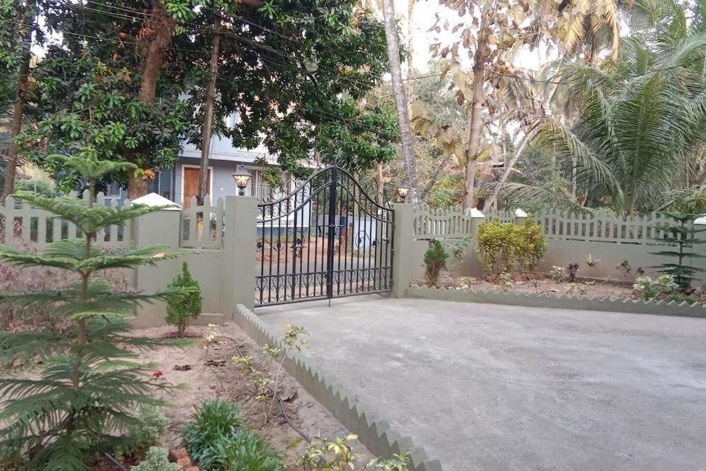 Gonsalves Holiday Home-Entire house view 3