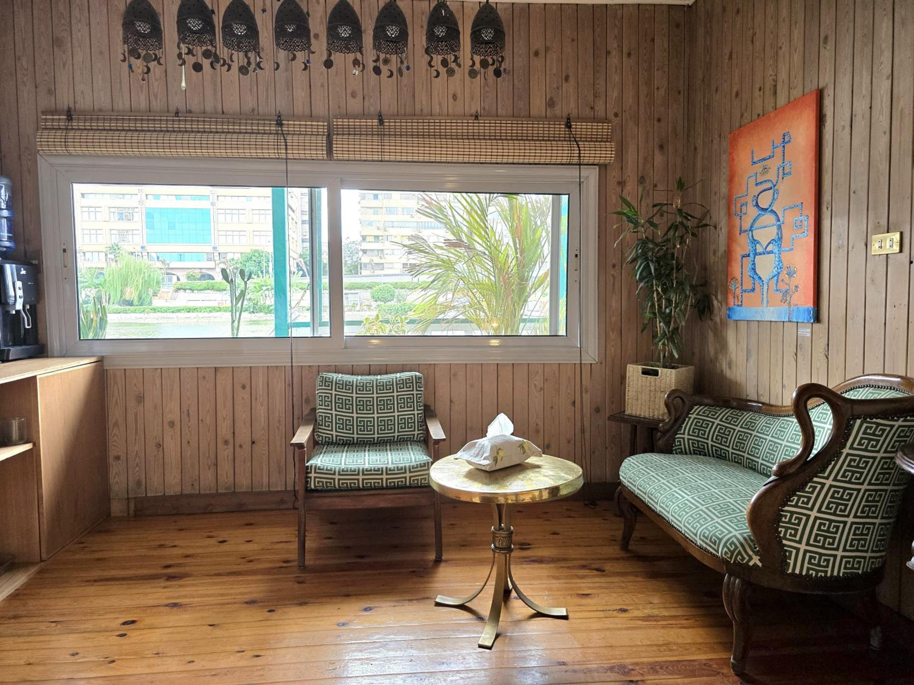 Houseboat65 - Historic home on the Nile - Central Cairo