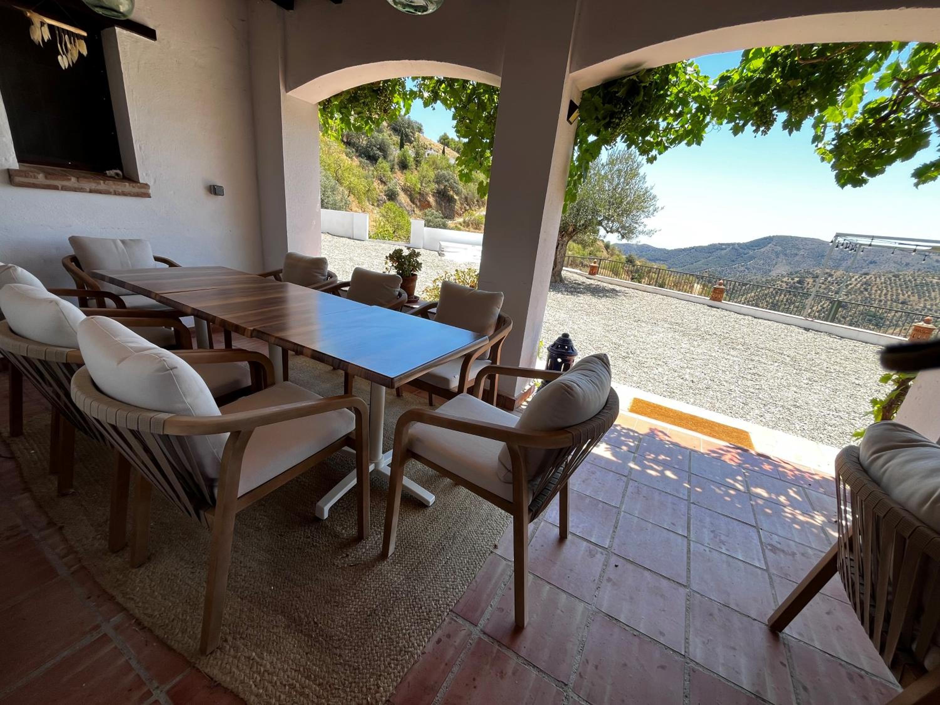 Luxury Wellness Villa with Pool Yoga Studio & Hammam for 14p & 40 min to Malaga city