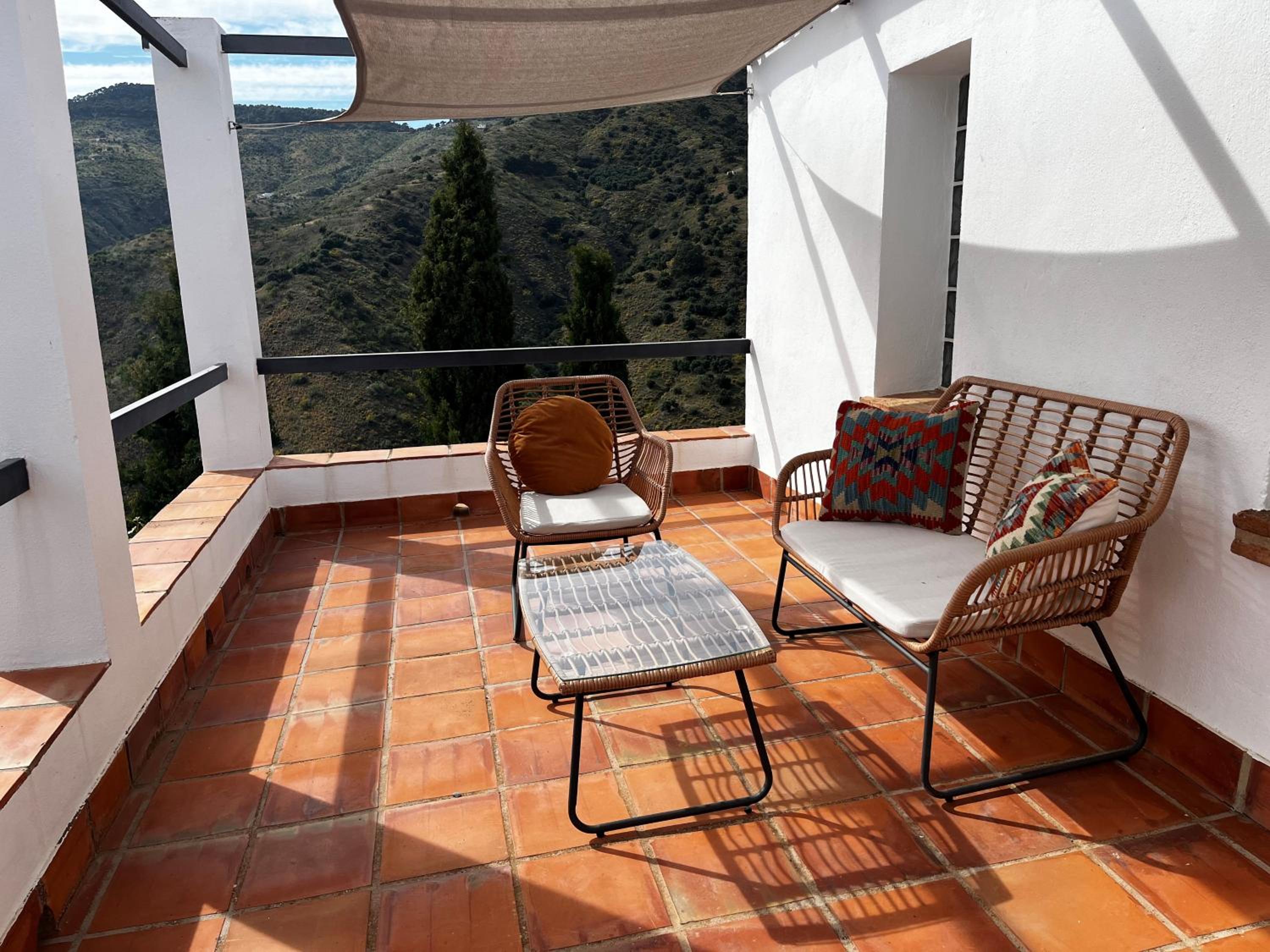 Luxury Wellness Villa with Pool Yoga Studio & Hammam for 14p & 40 min to Malaga city
