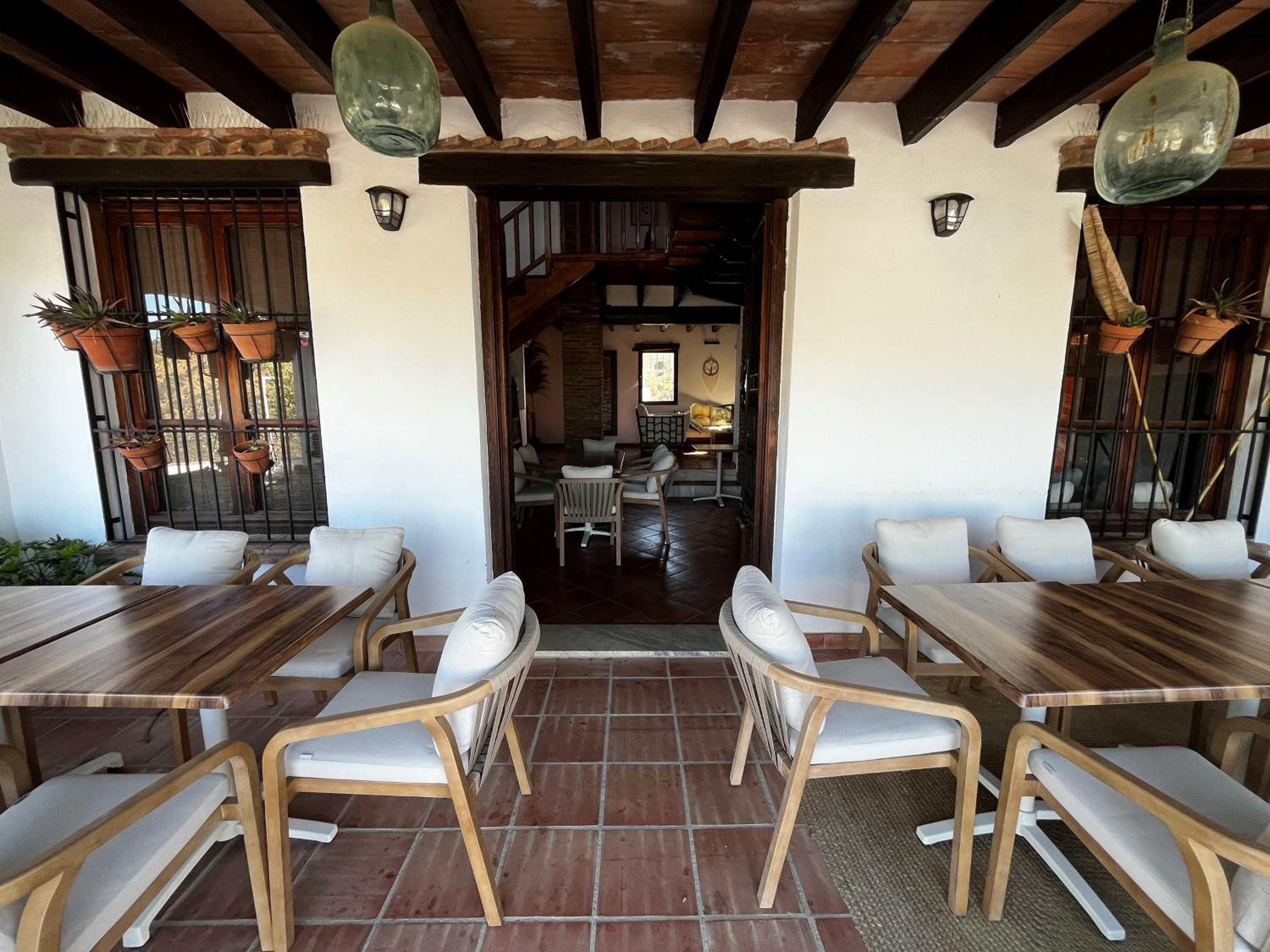 Luxury Wellness Villa with Pool Yoga Studio & Hammam for 14p & 40 min to Malaga city