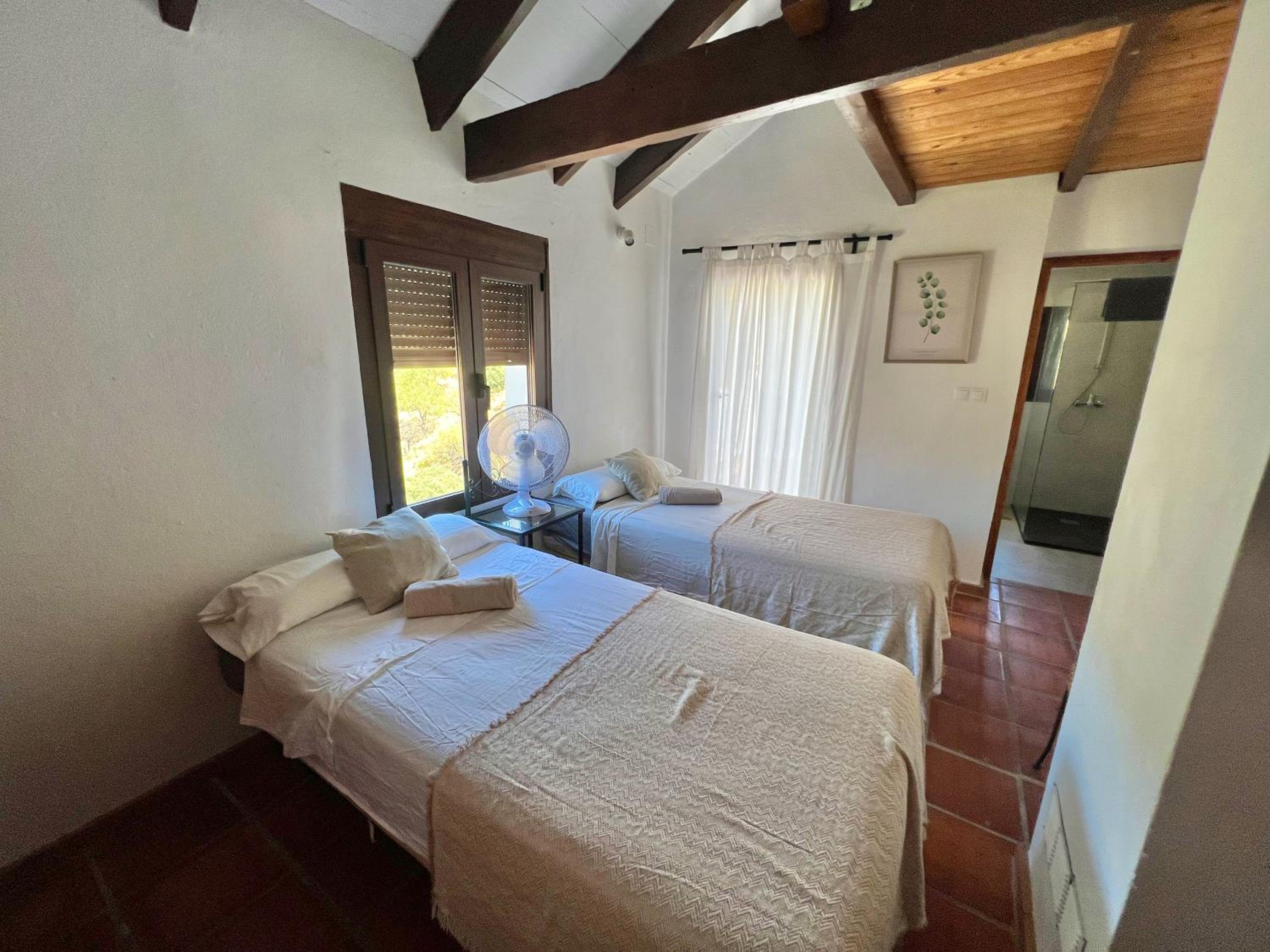 Luxury Wellness Villa with Pool Yoga Studio & Hammam for 14p & 40 min to Malaga city