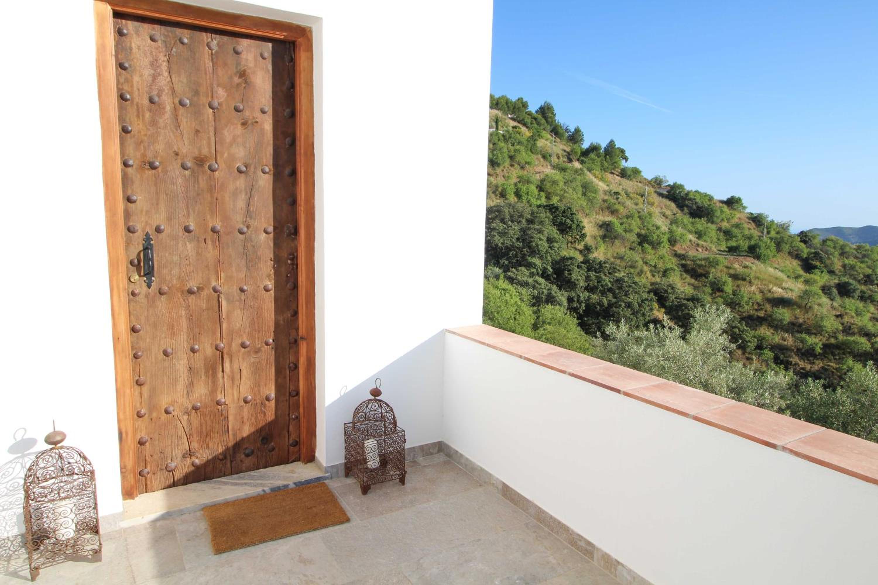 Luxury Wellness Villa with Pool Yoga Studio & Hammam for 14p & 40 min to Malaga city
