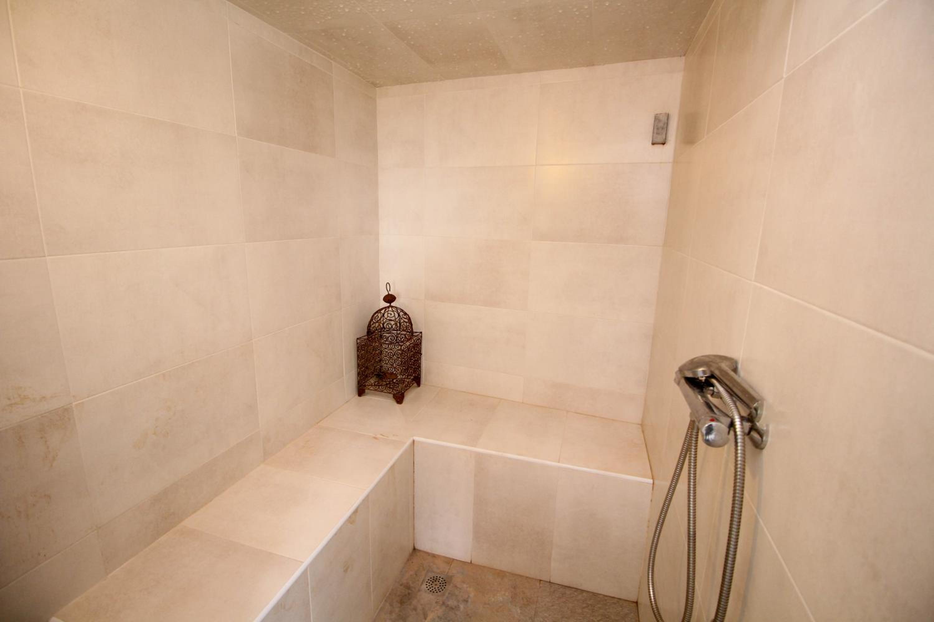 Luxury Wellness Villa with Pool Yoga Studio & Hammam for 14p & 40 min to Malaga city