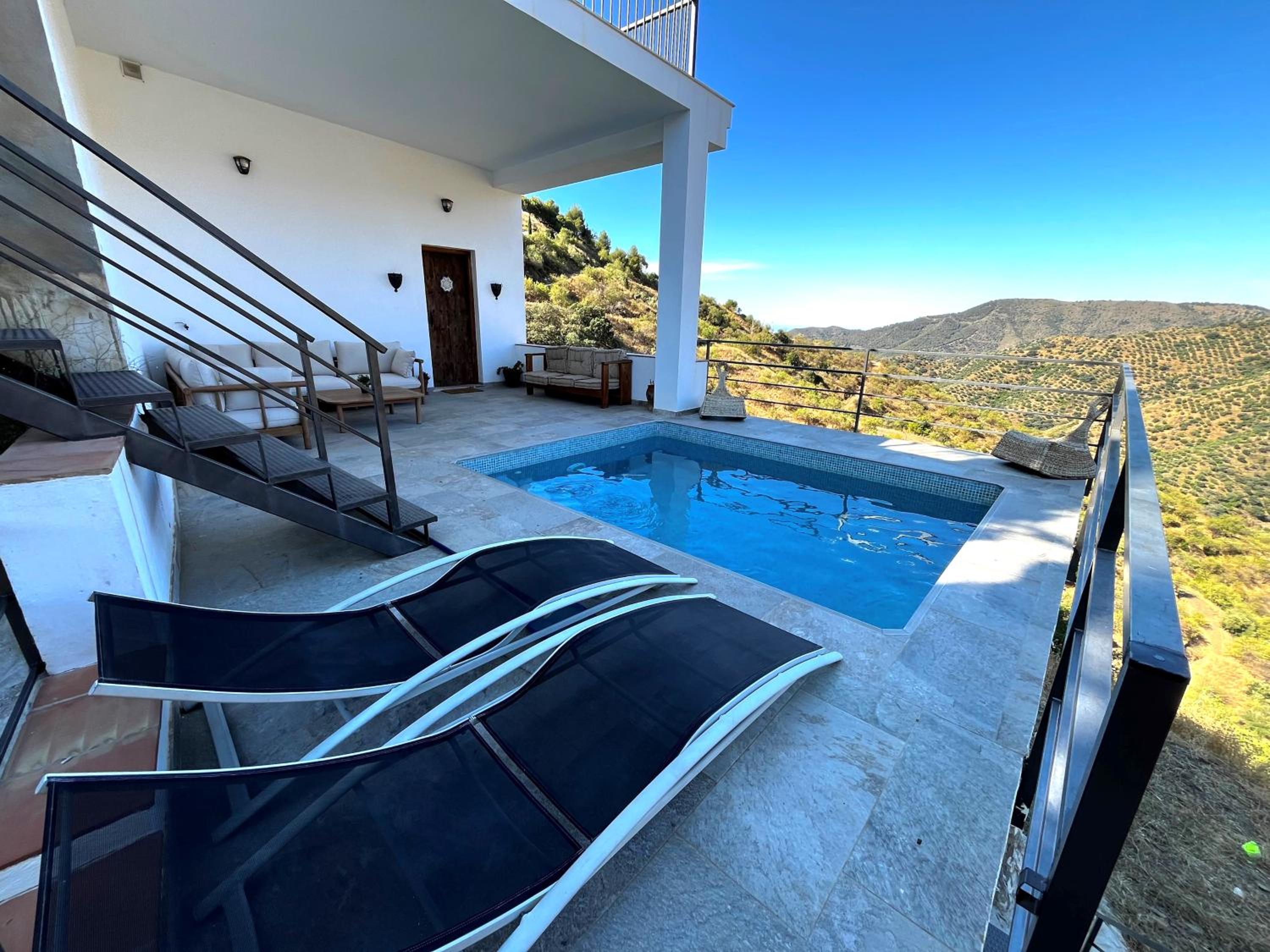 Luxury Wellness Villa with Pool Yoga Studio & Hammam for 14p & 40 min to Malaga city