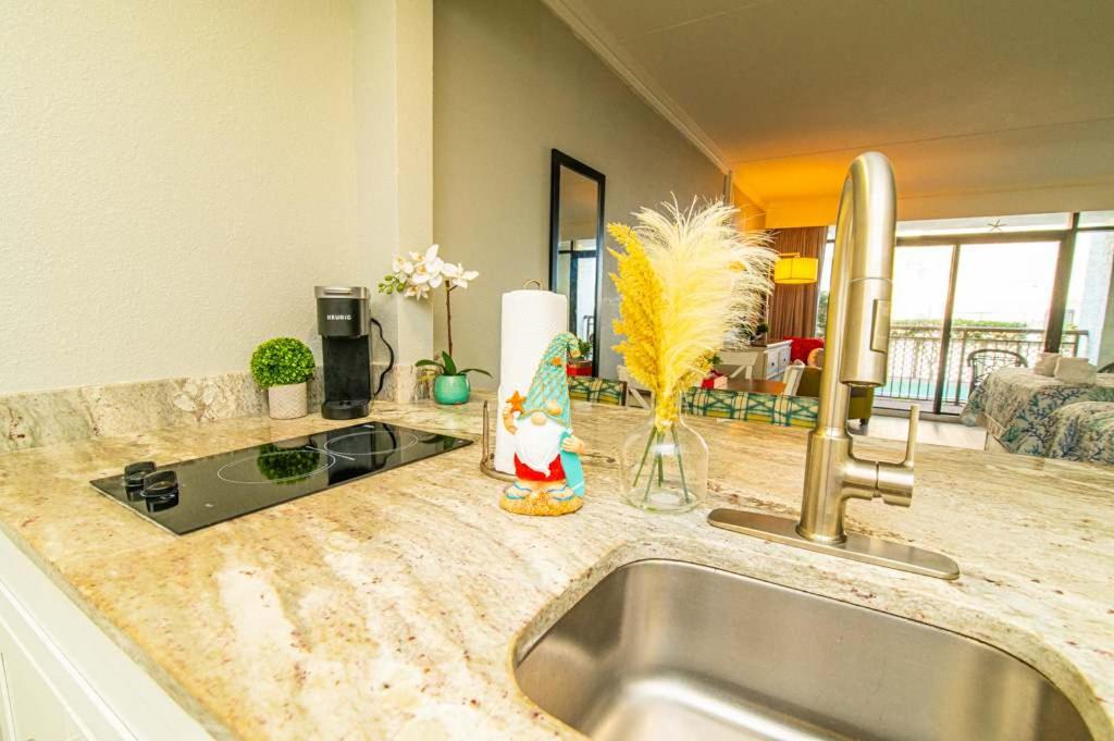 Caravelle Resort Studio w Balcony Pools Lazy River view 5