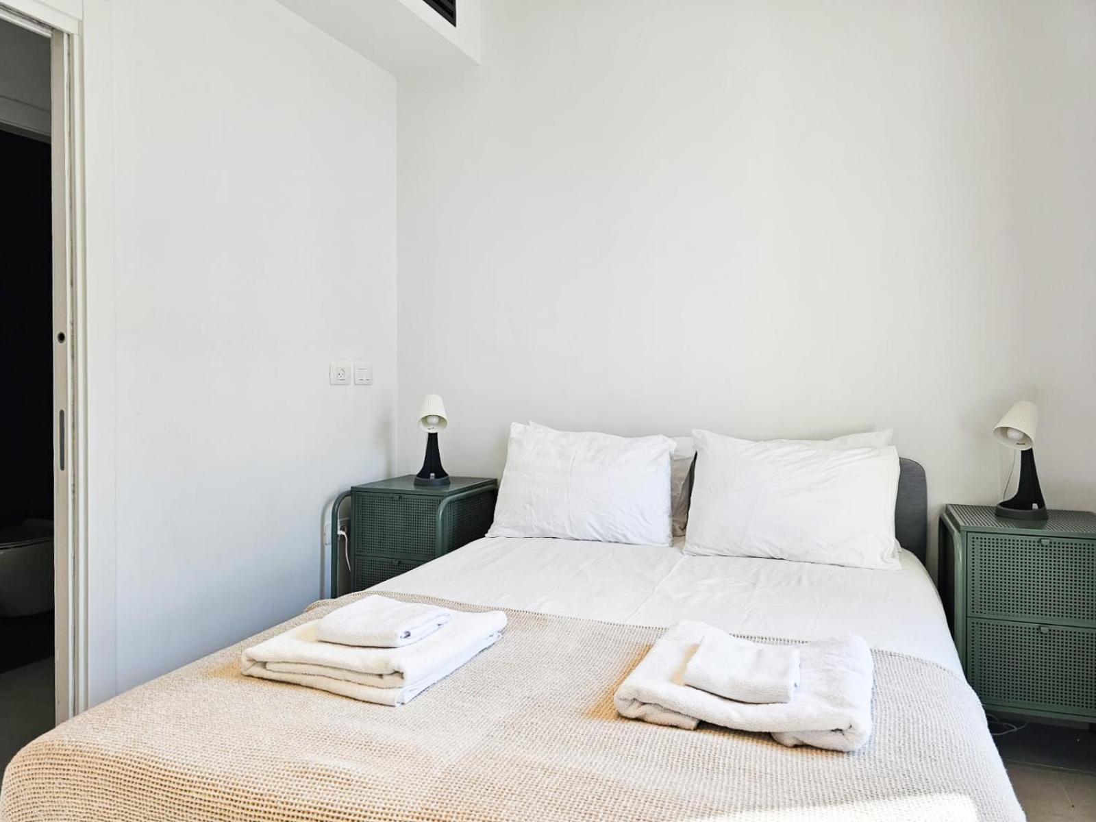 New Designer 3BR with XXL Terrace by FeelHome
