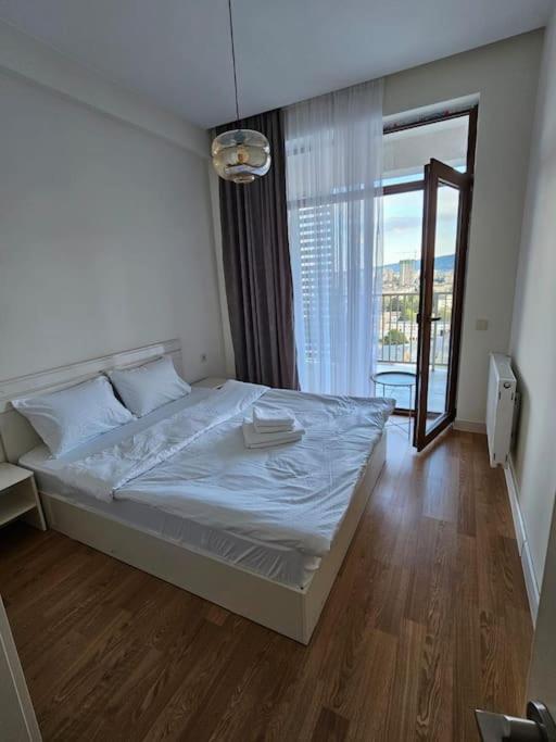 Cozy Apartment at tsereteli ave new view 4