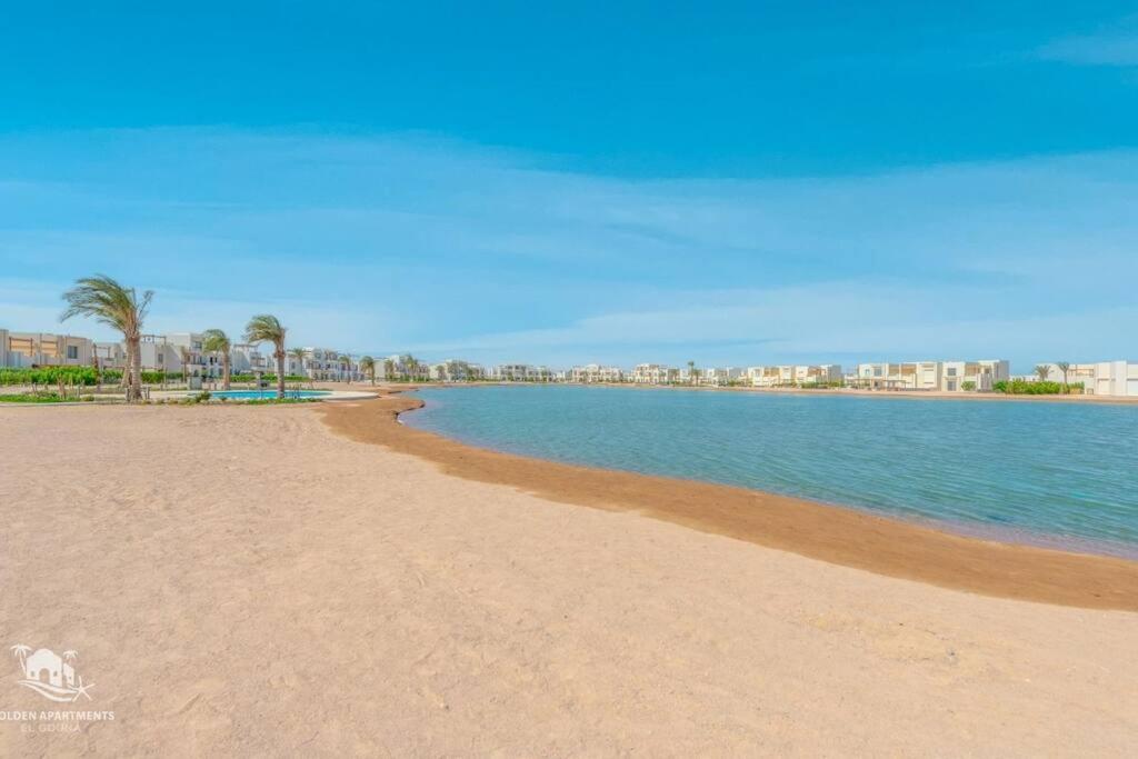 Charming 2-Lvl 3BR Lagoon Home in Shedwan El Gouna, Pool Access view 2