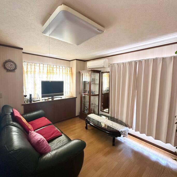ookubo hills family home