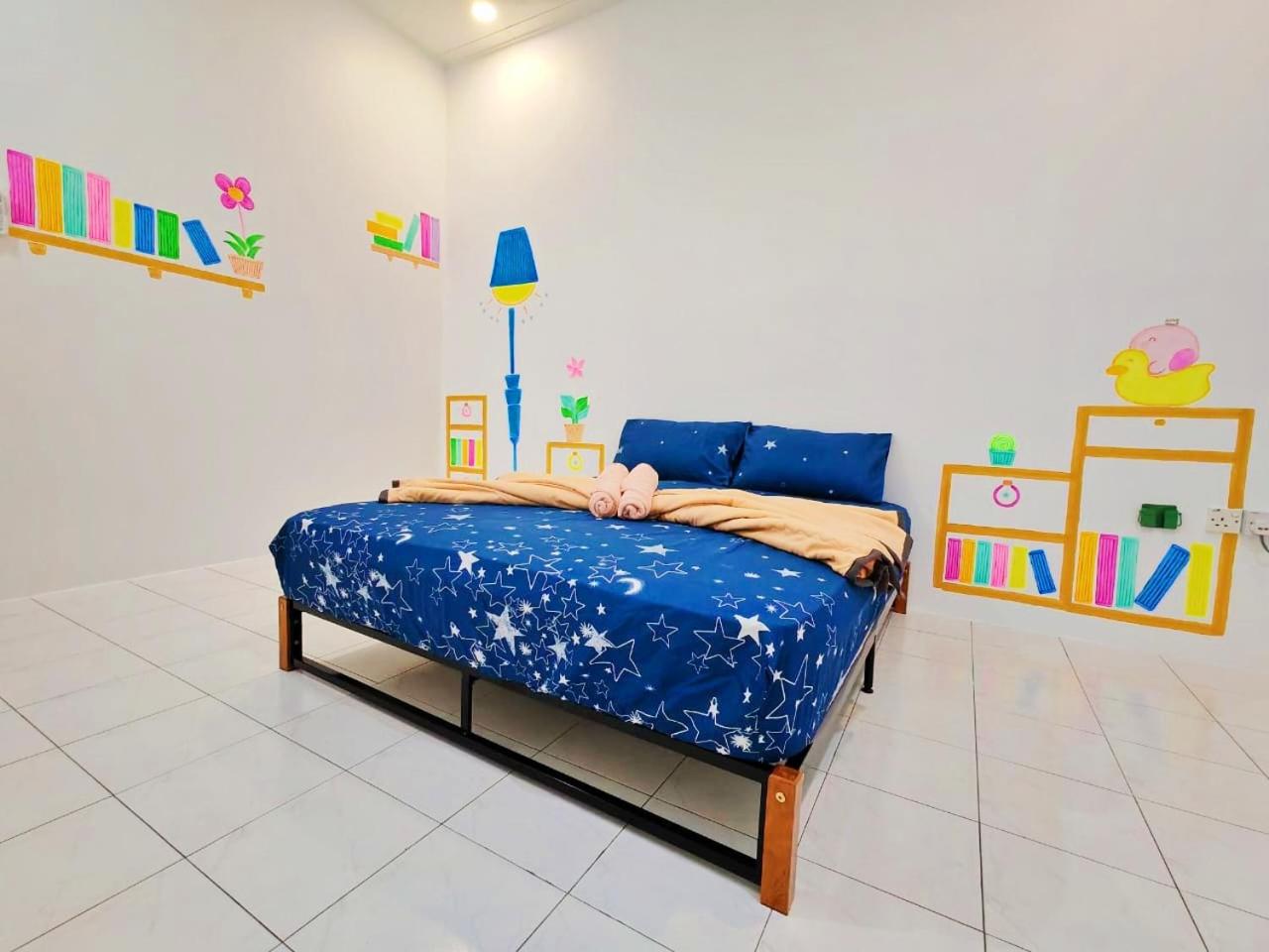 GOLDEN HOUSE ,1min to aeon, 7min to zoo,8min to lake gardens view 4