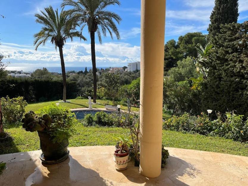 Luxurious Villa 6 Min from Beach with Sea Views