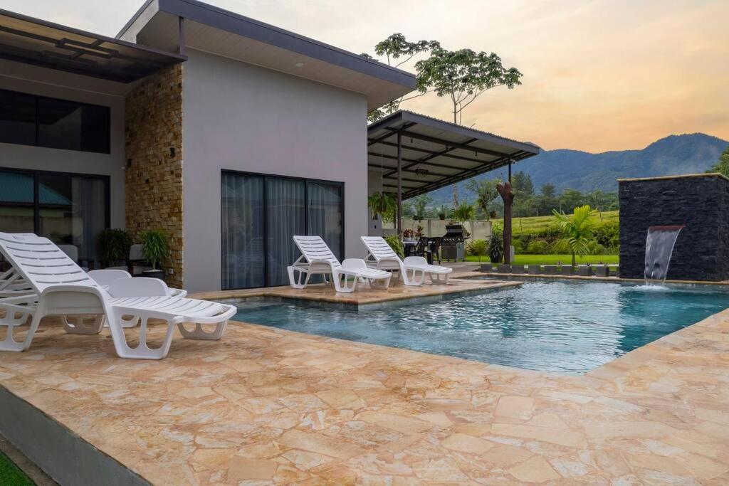 Villa Graceland - Arenal Volcano View