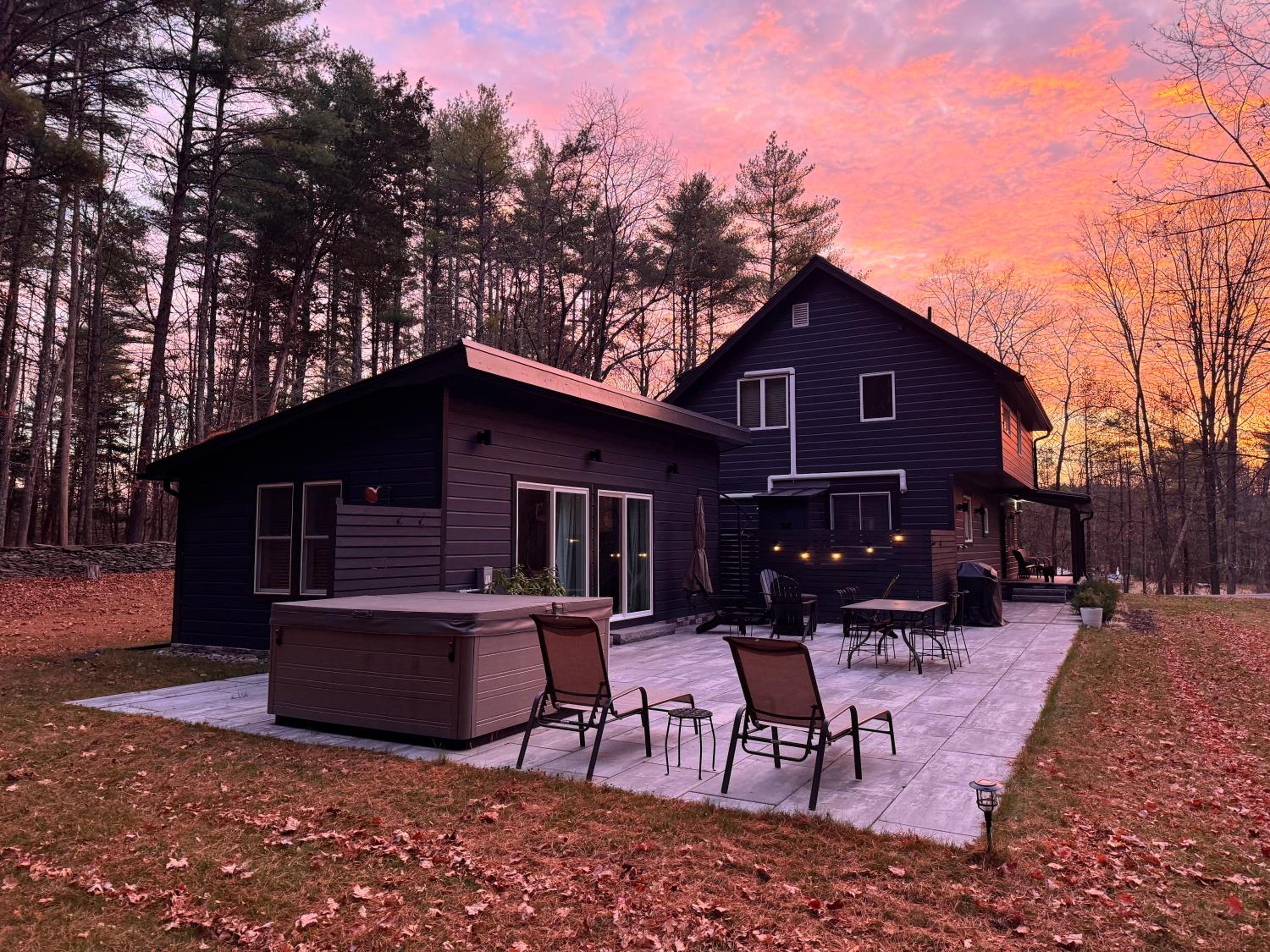 Beautiful Charming Cottage 4 min from Woodstock