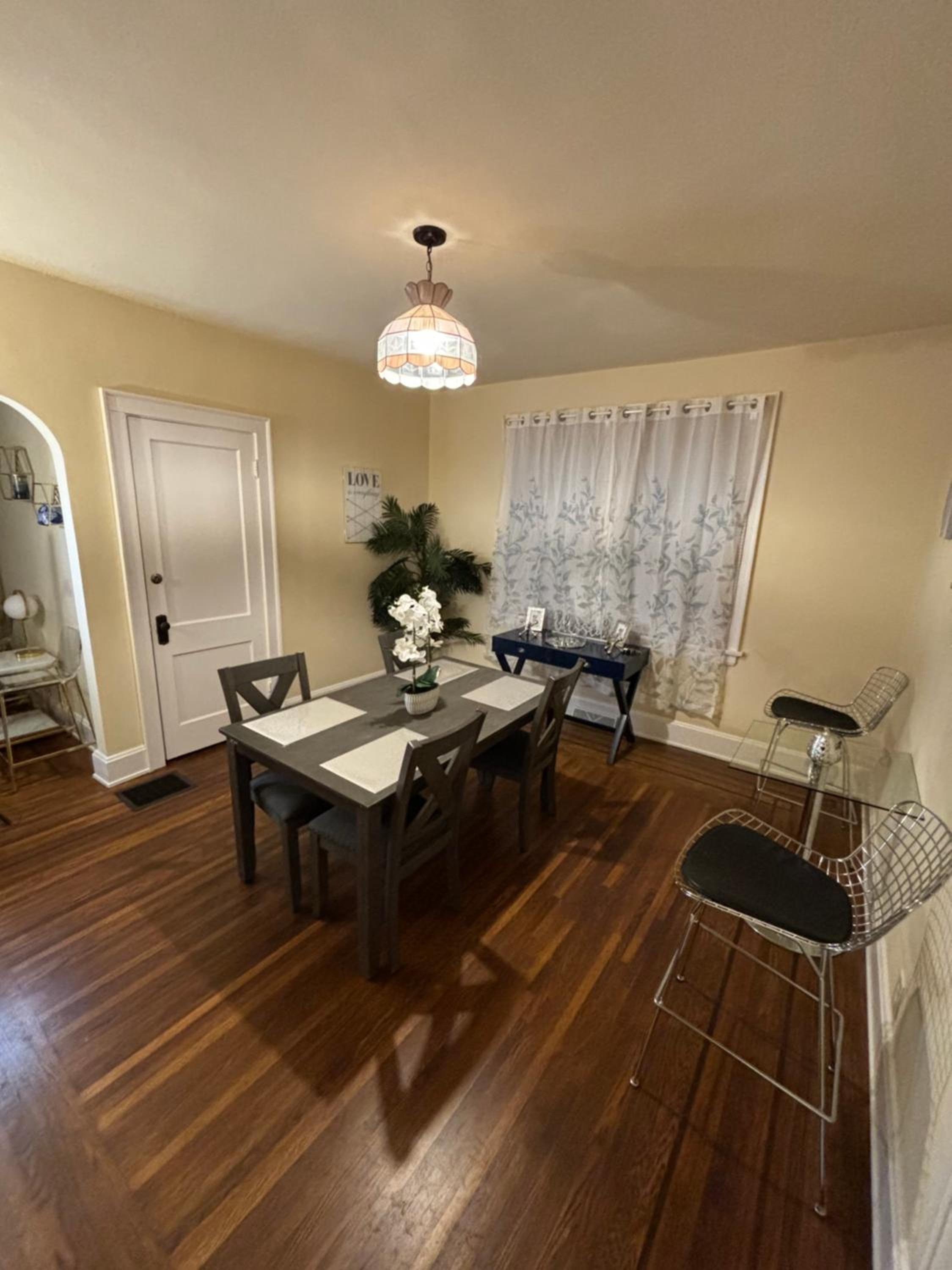 Charming 1 BR Apt 6 miles from Downtown!