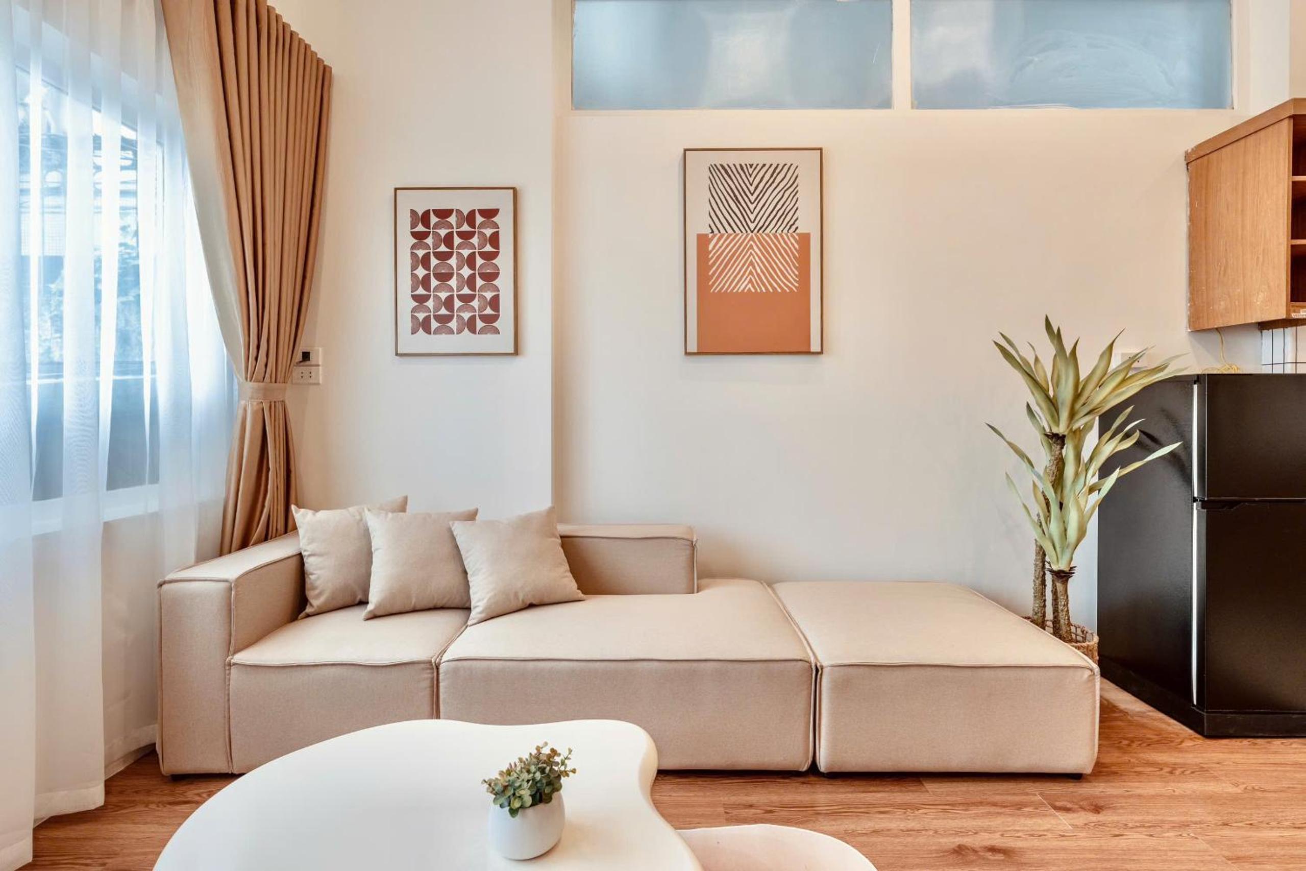 ANNAM Panorama Lakeview - Garden & Balcony - WestLake
