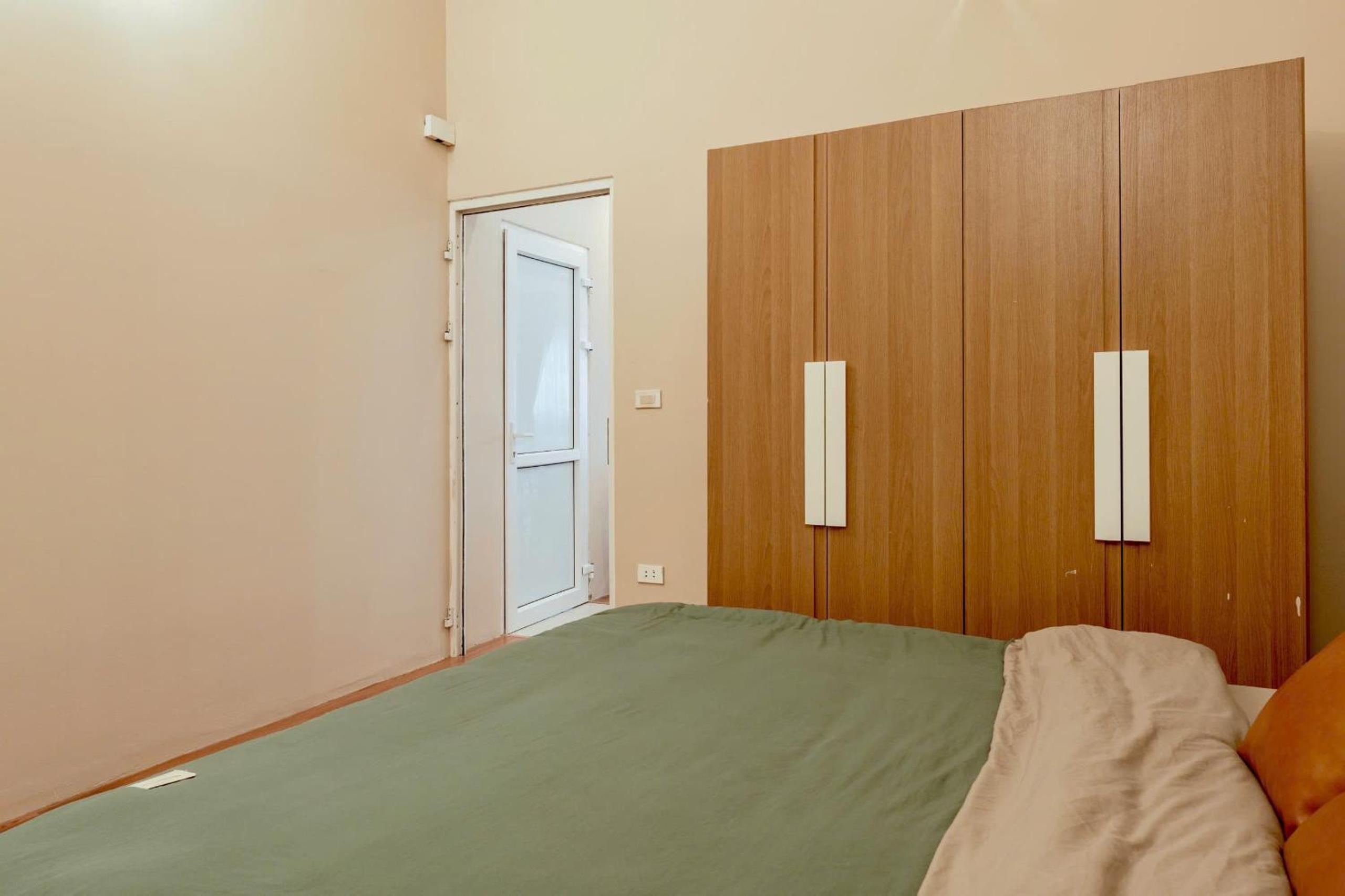 ANNAM Panorama Lakeview - Garden & Balcony - WestLake