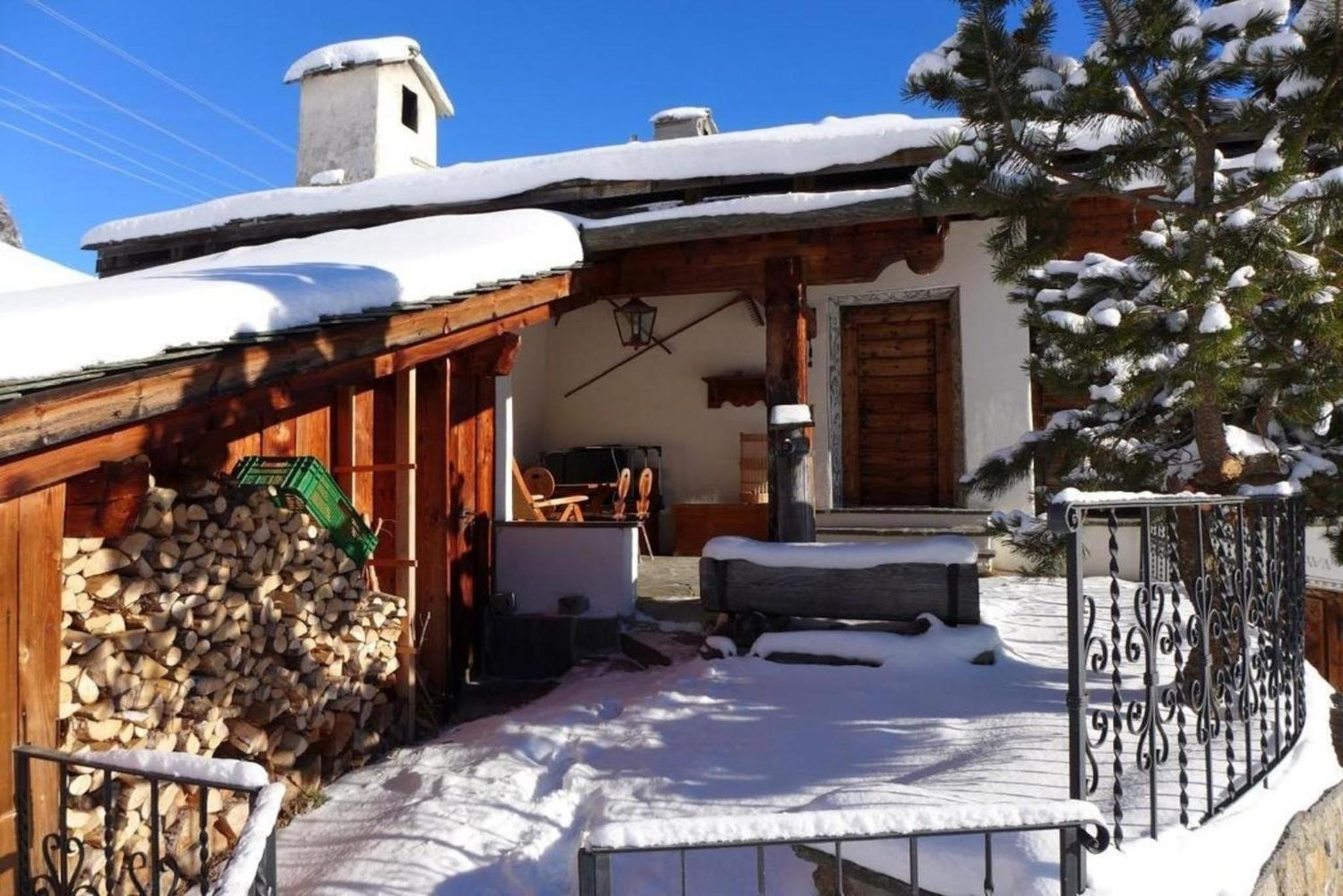 Bündnerchalet im Herz der Schweizer Alpen