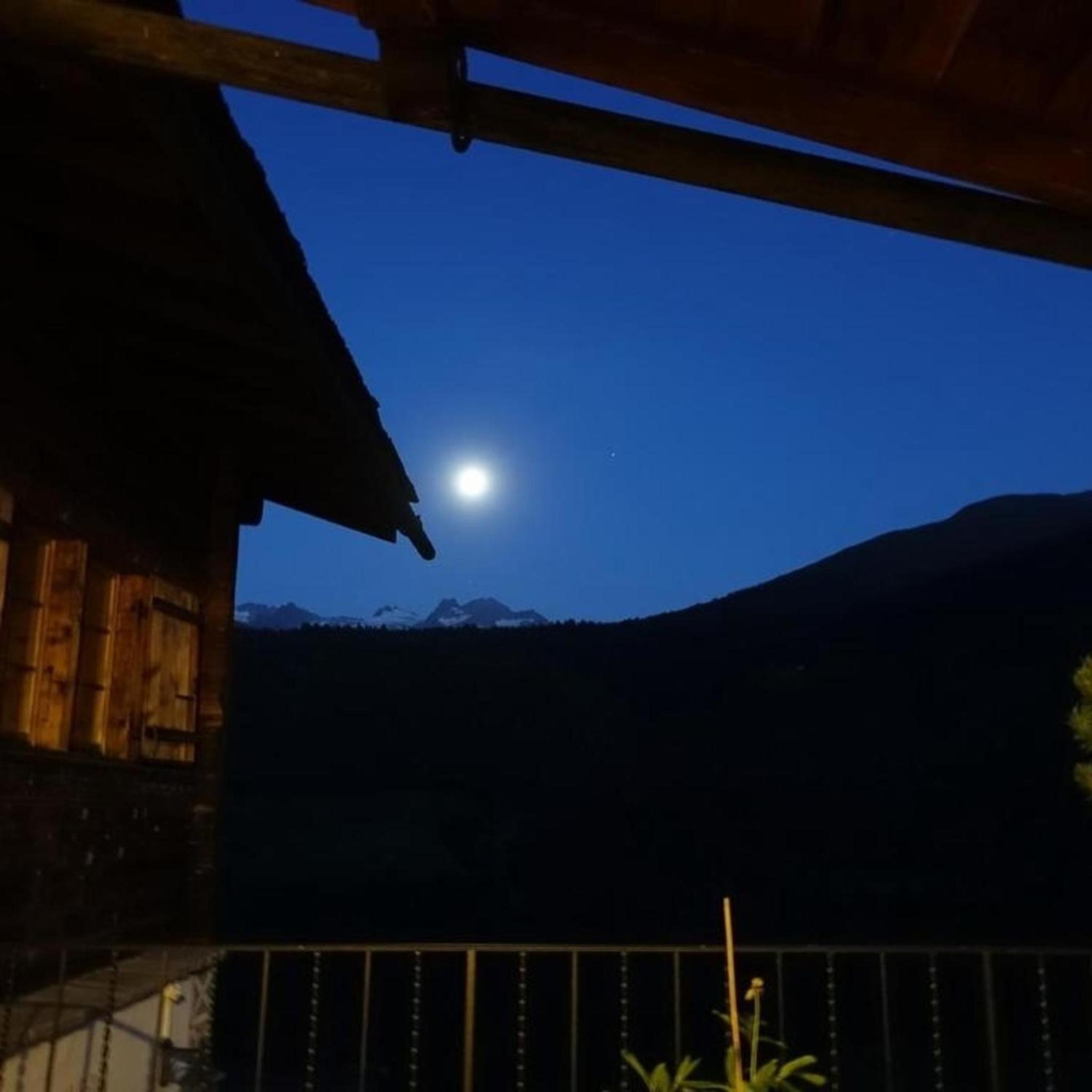 Bündnerchalet im Herz der Schweizer Alpen