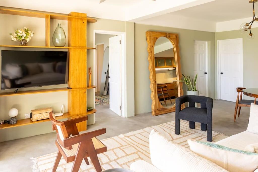 Designer Garden Apartment