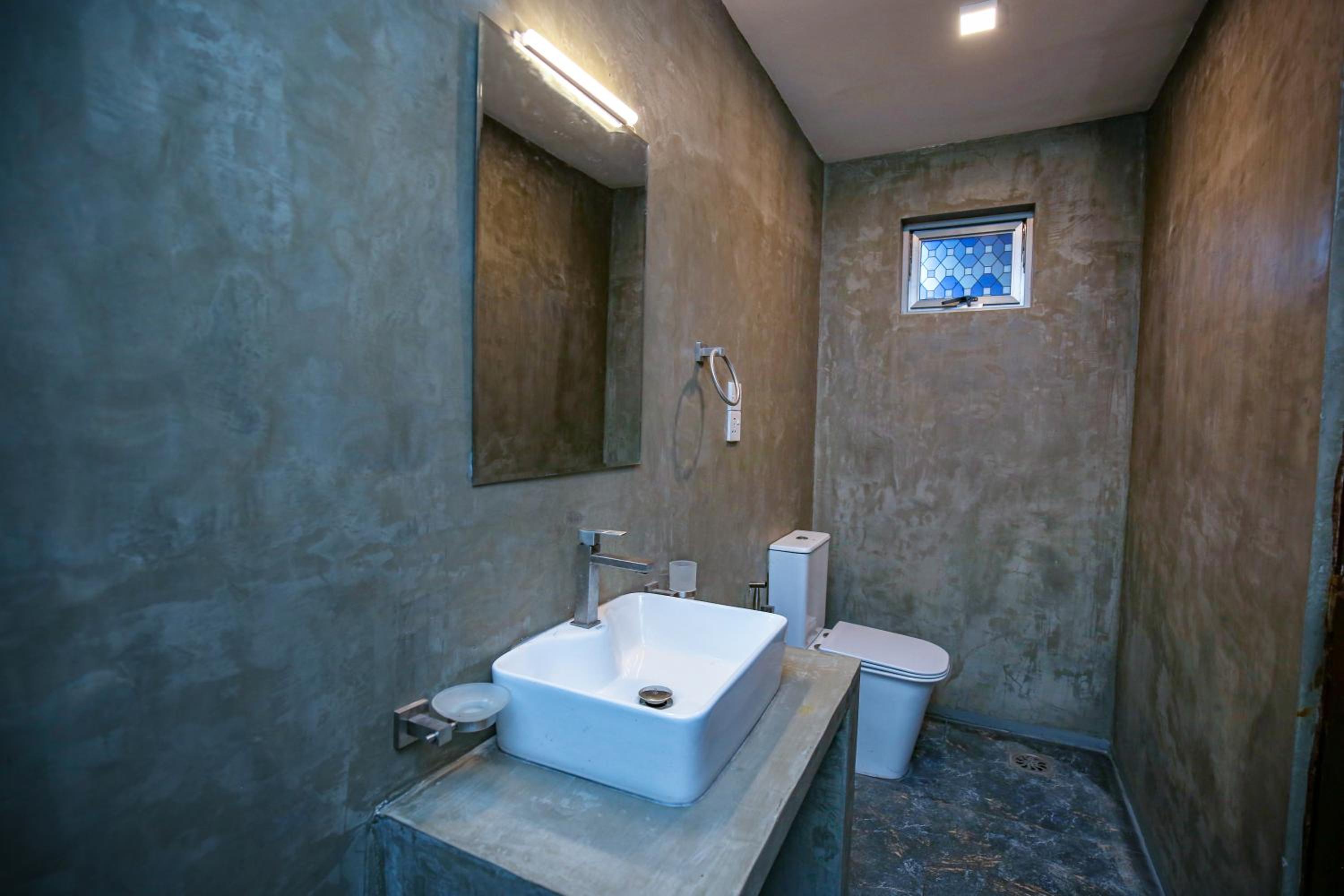 Randika RestRoom
