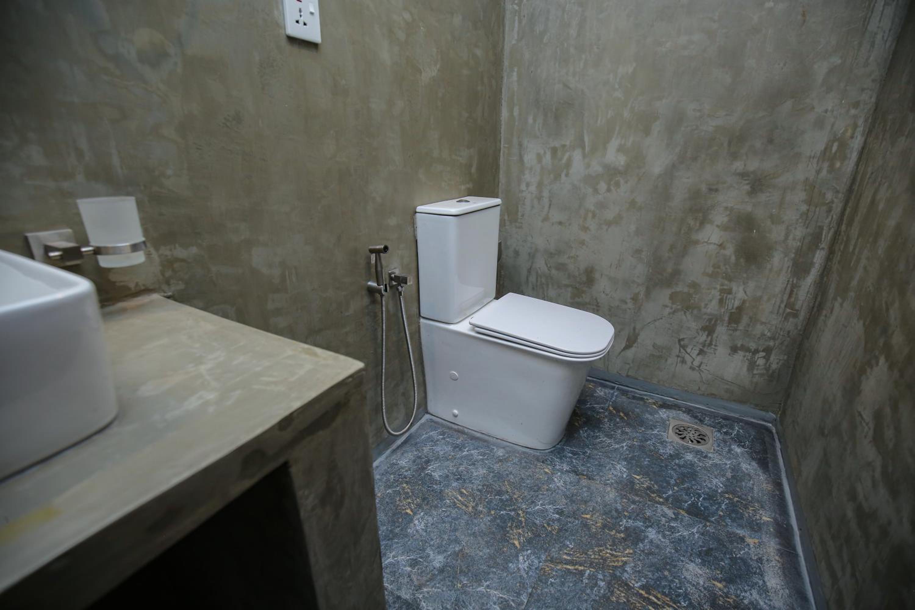 Randika RestRoom