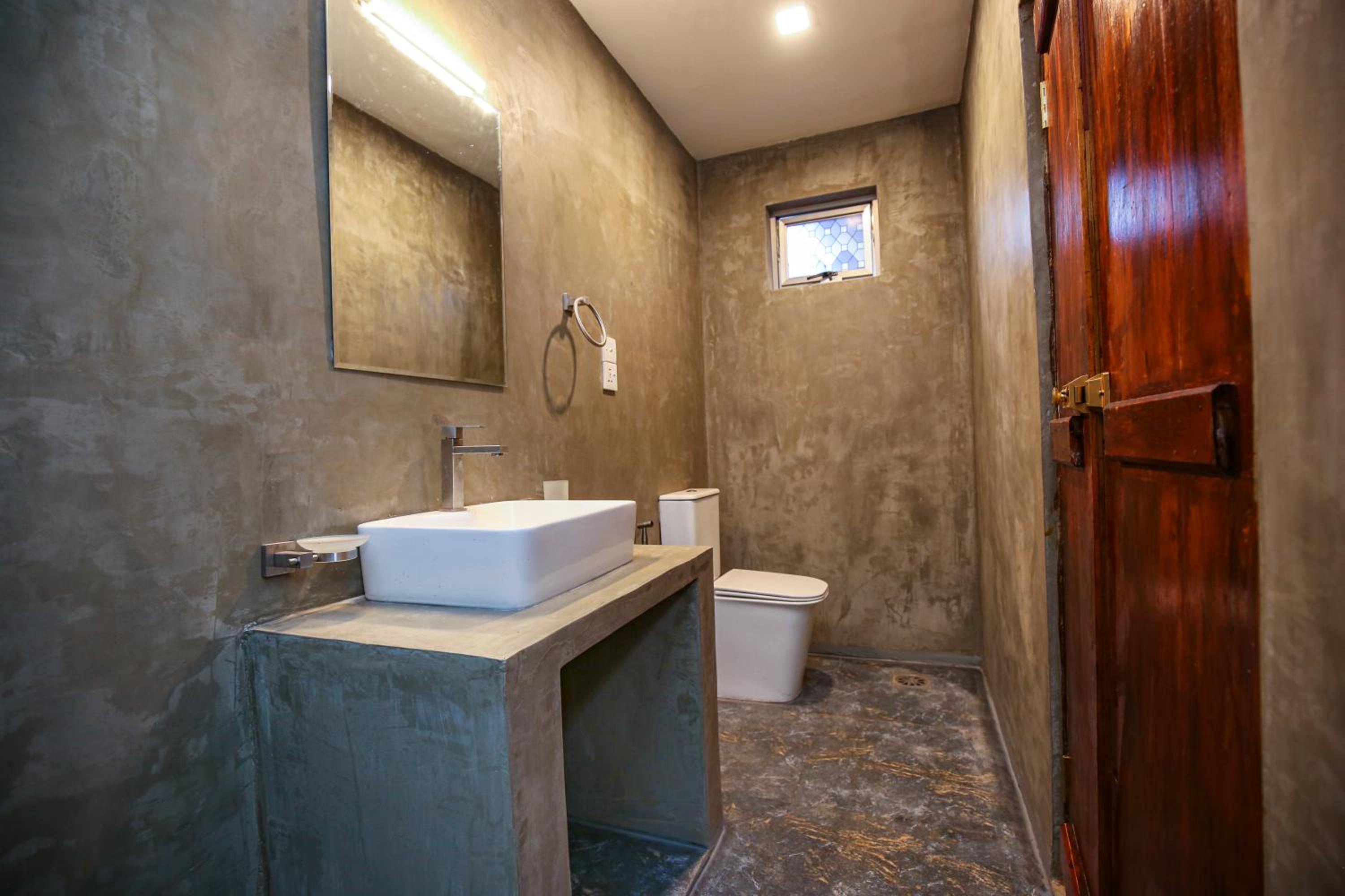 Randika RestRoom