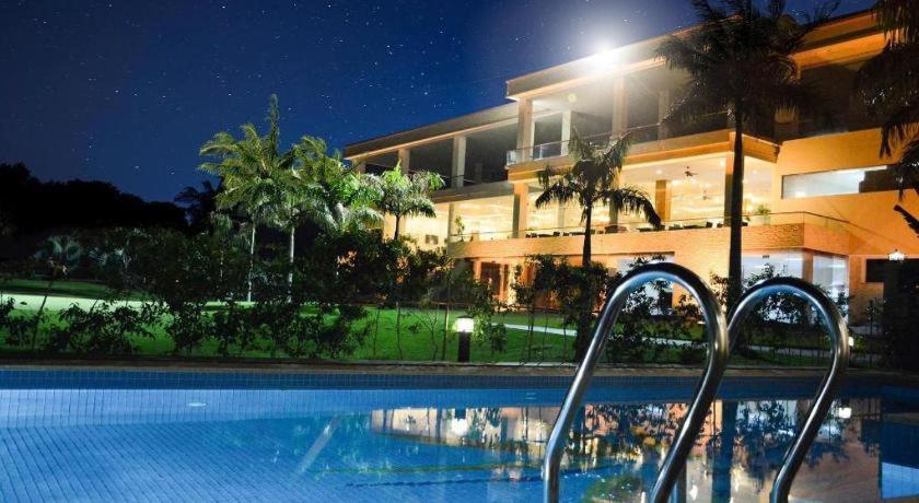 Diamond Bay Golf and Villas